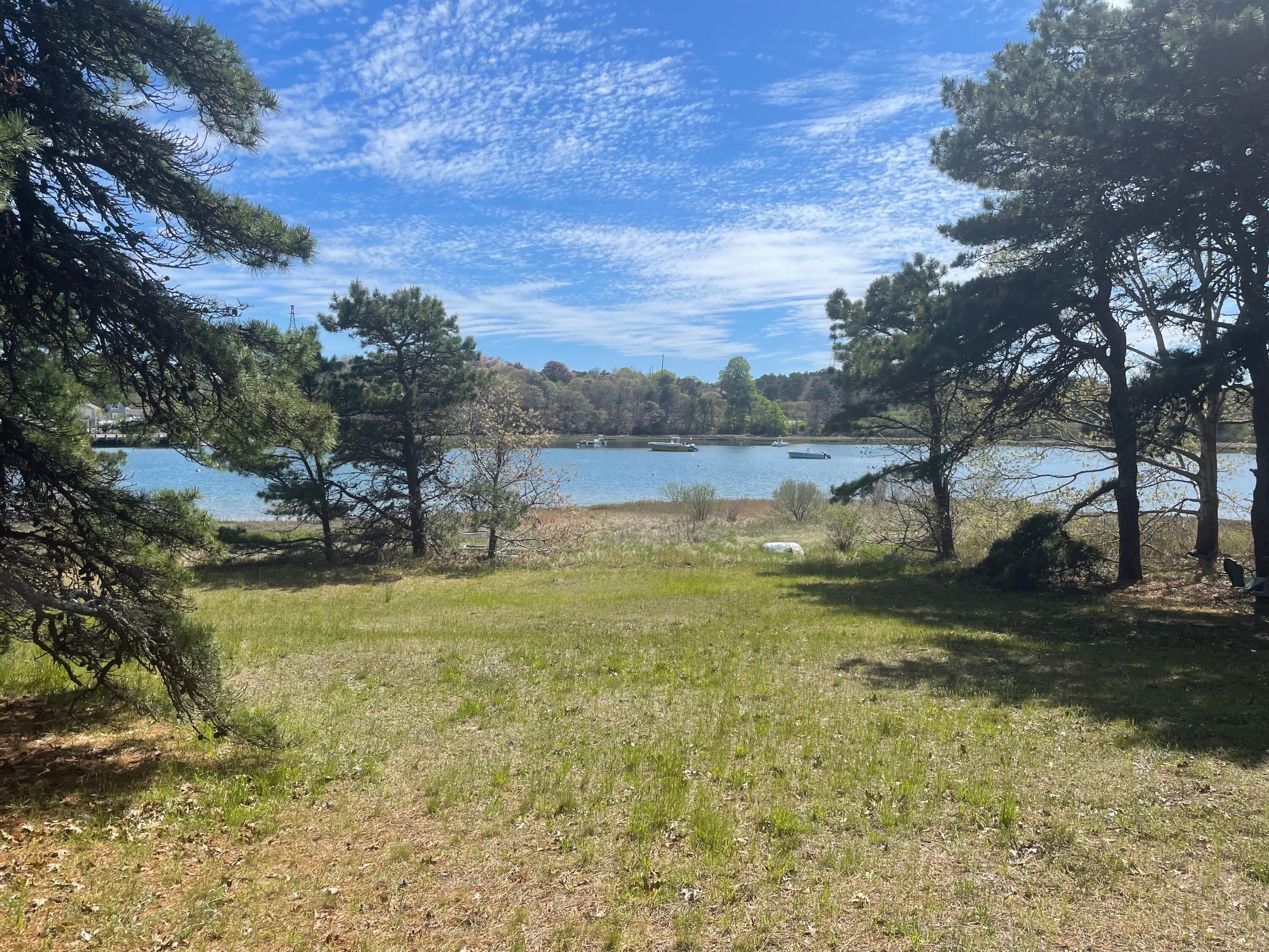 169 Woodland Way