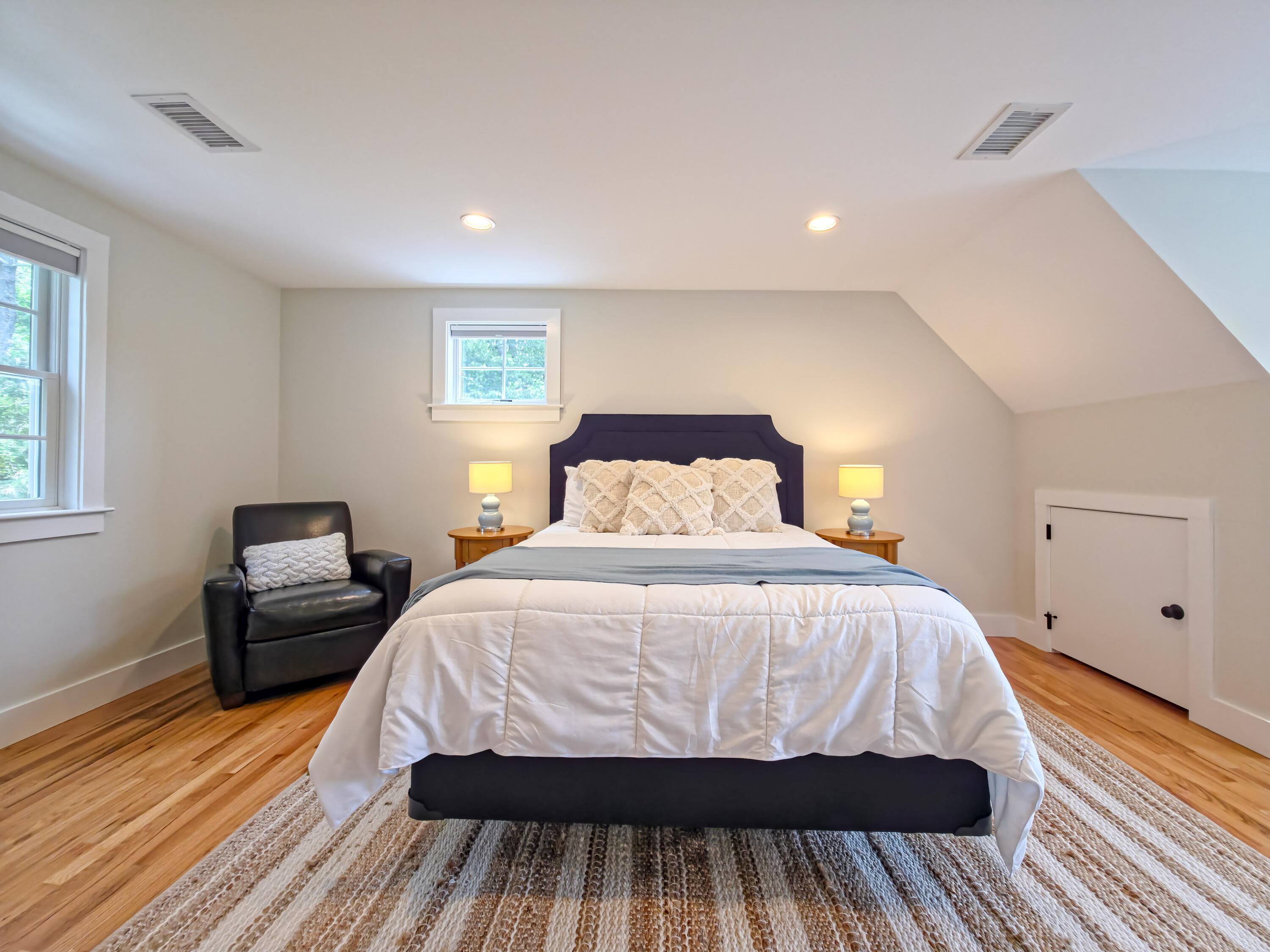 55 Meadowview Road S