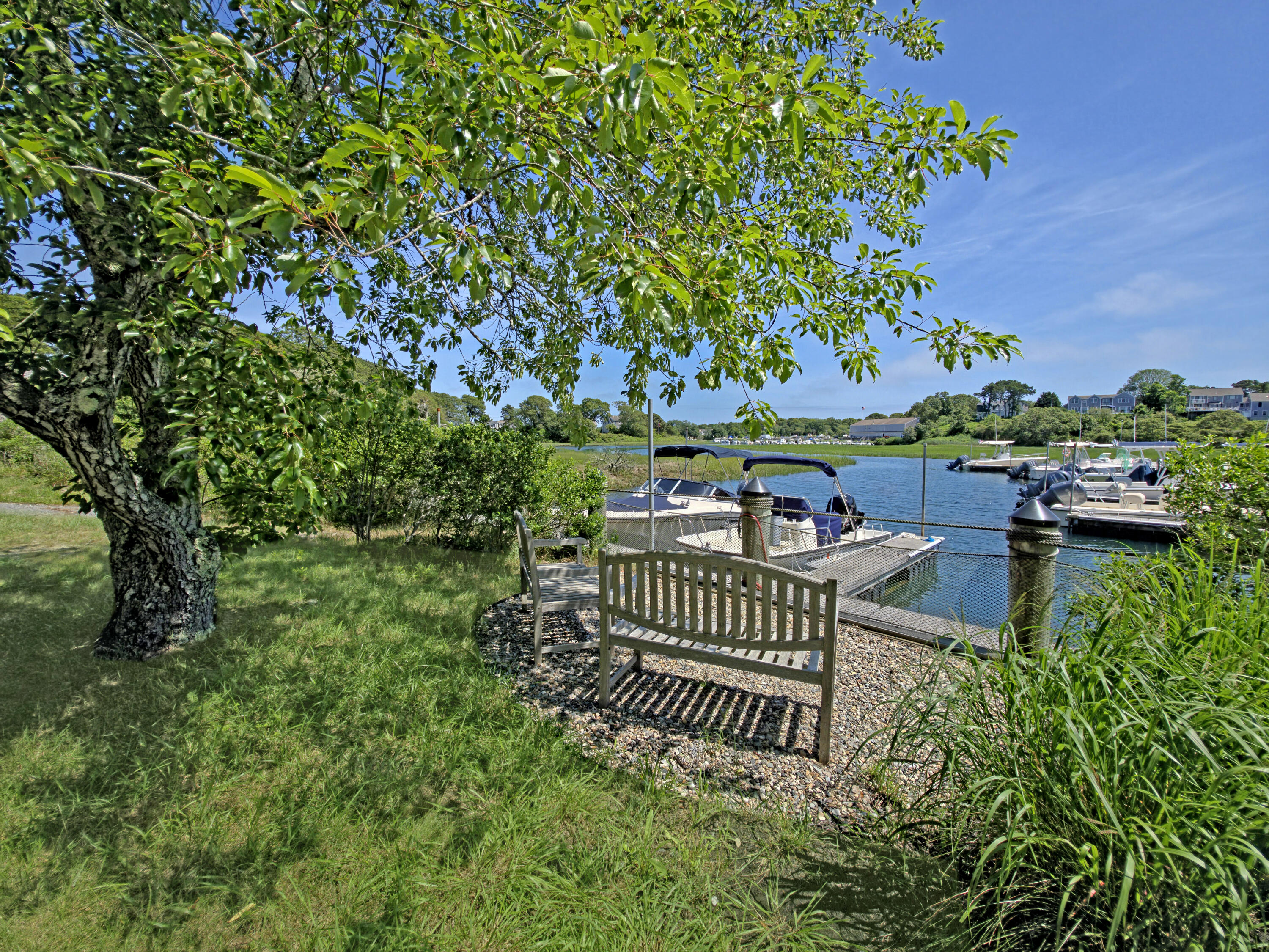 55 Meadowview Road S