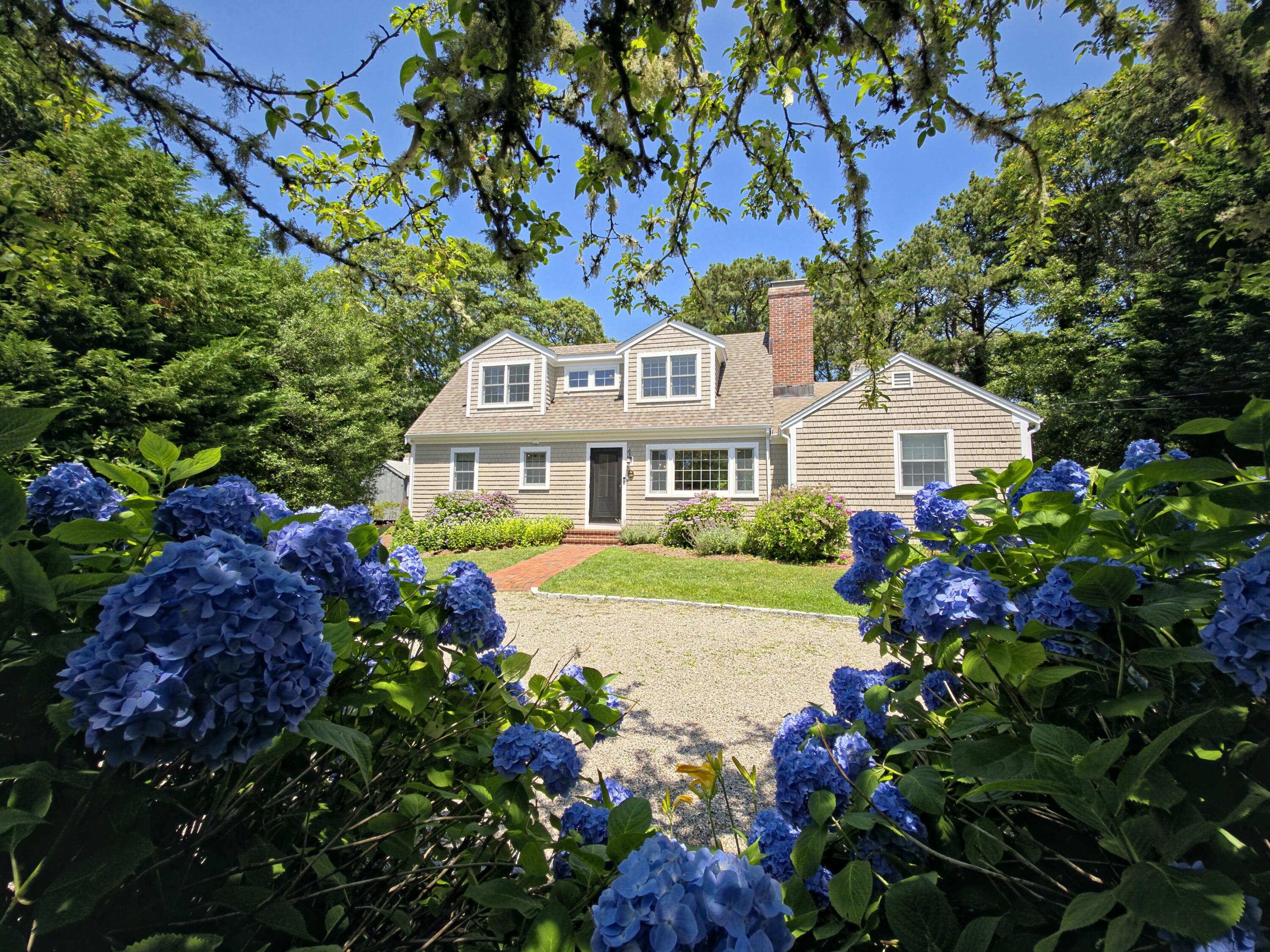 55 Meadowview Road S