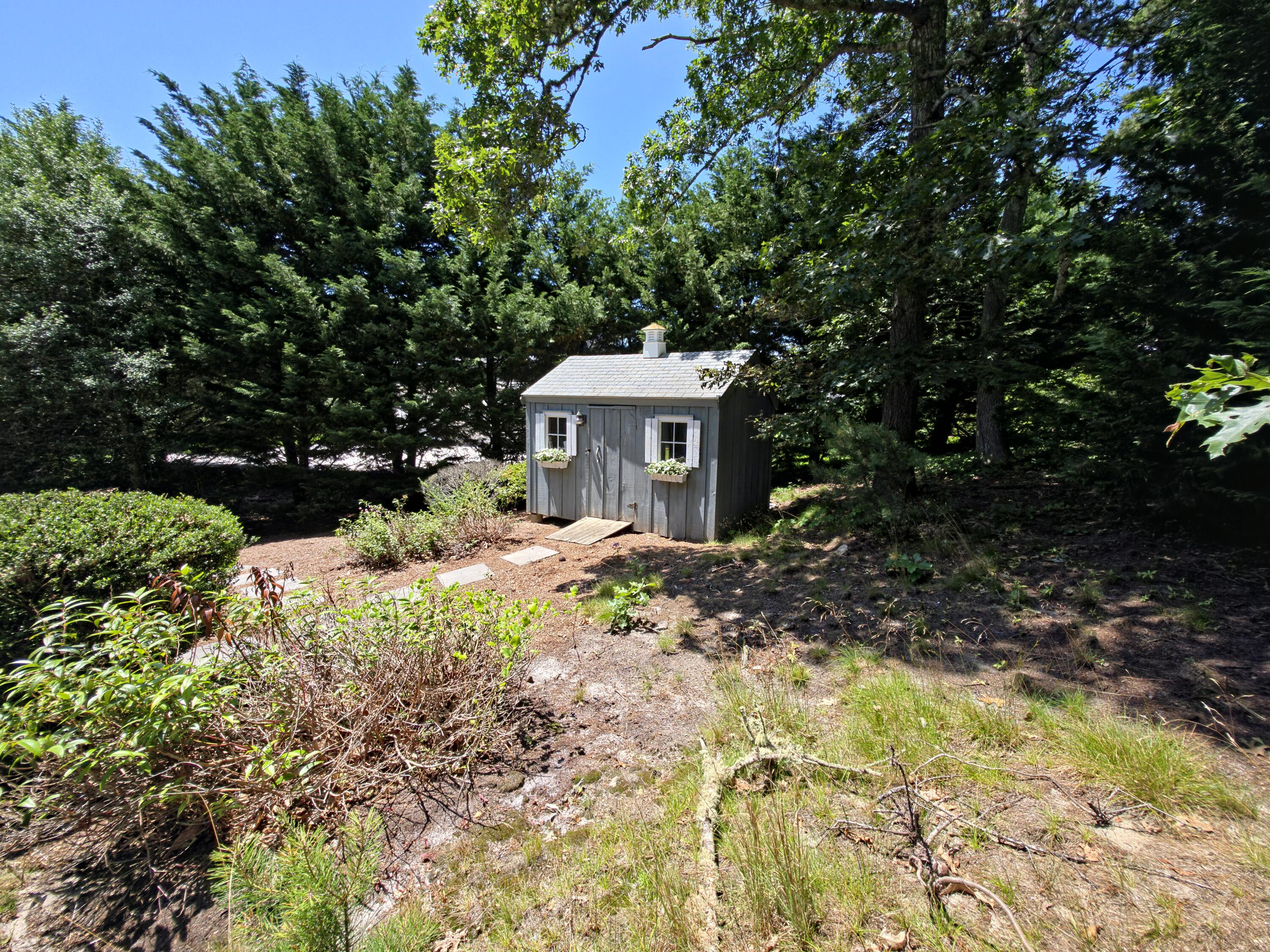 55 Meadowview Road S