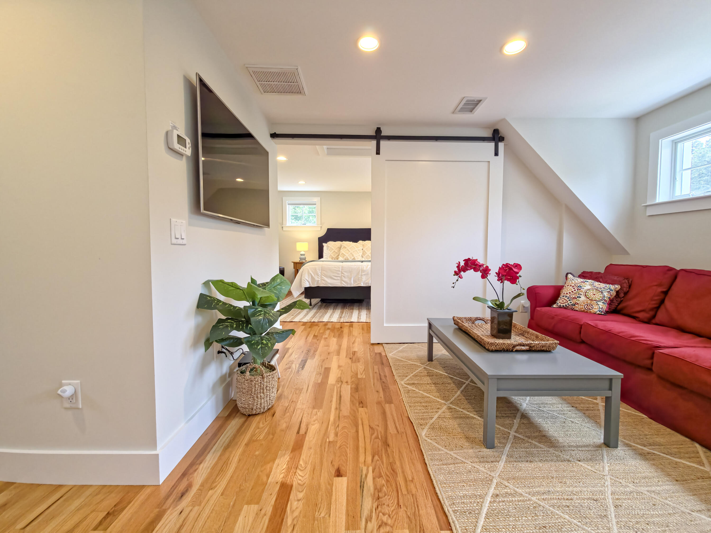 55 Meadowview Road S