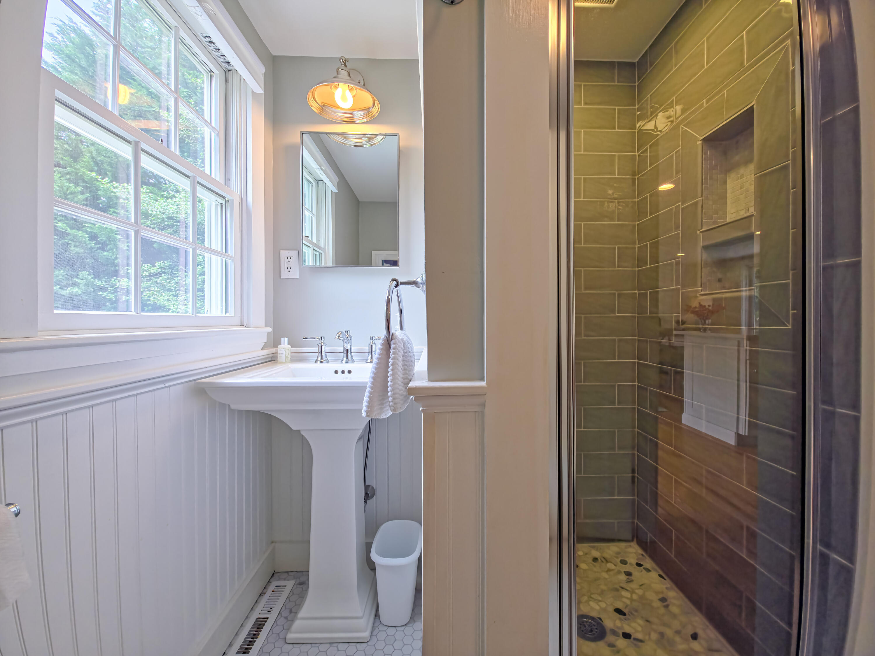 55 Meadowview Road S