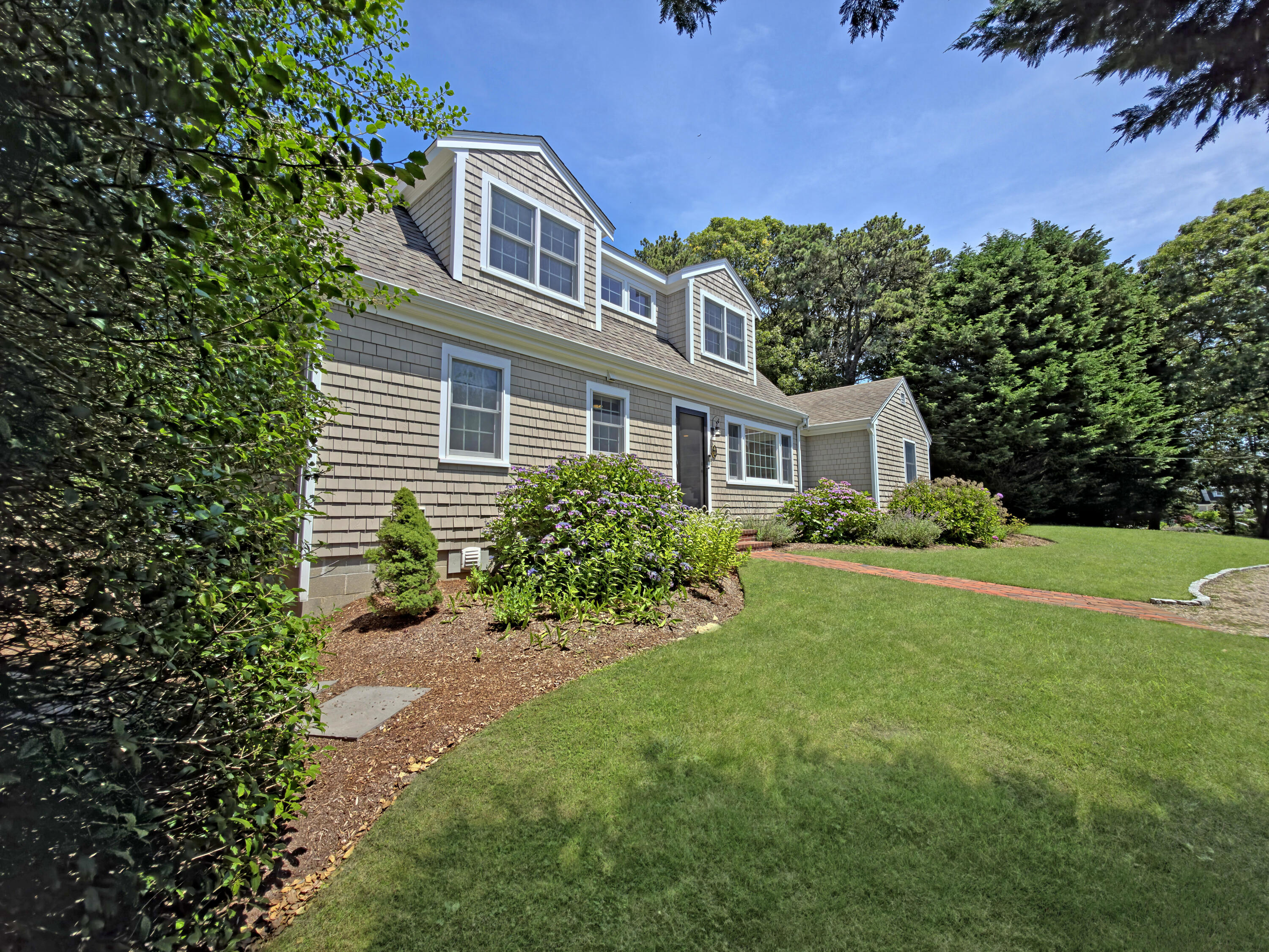 55 Meadowview Road S