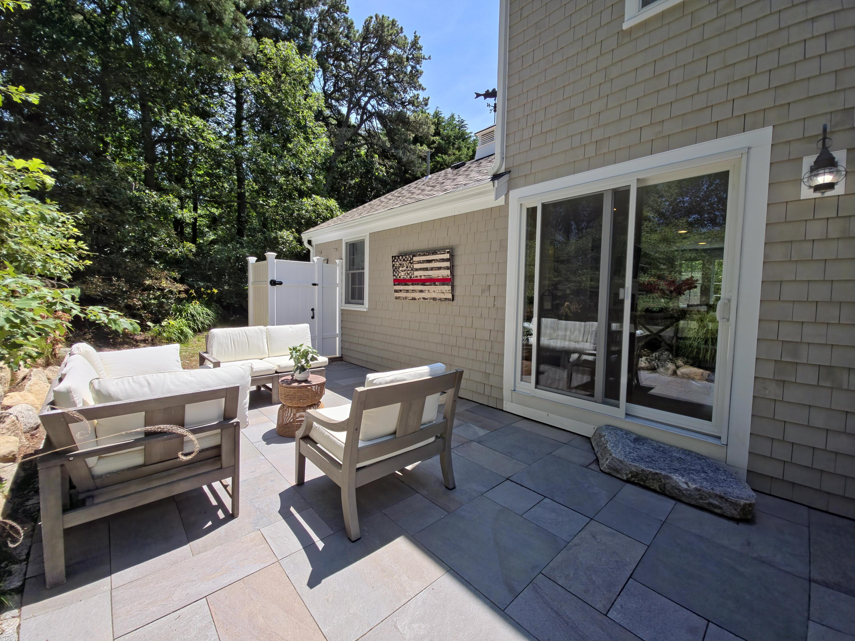 55 Meadowview Road S