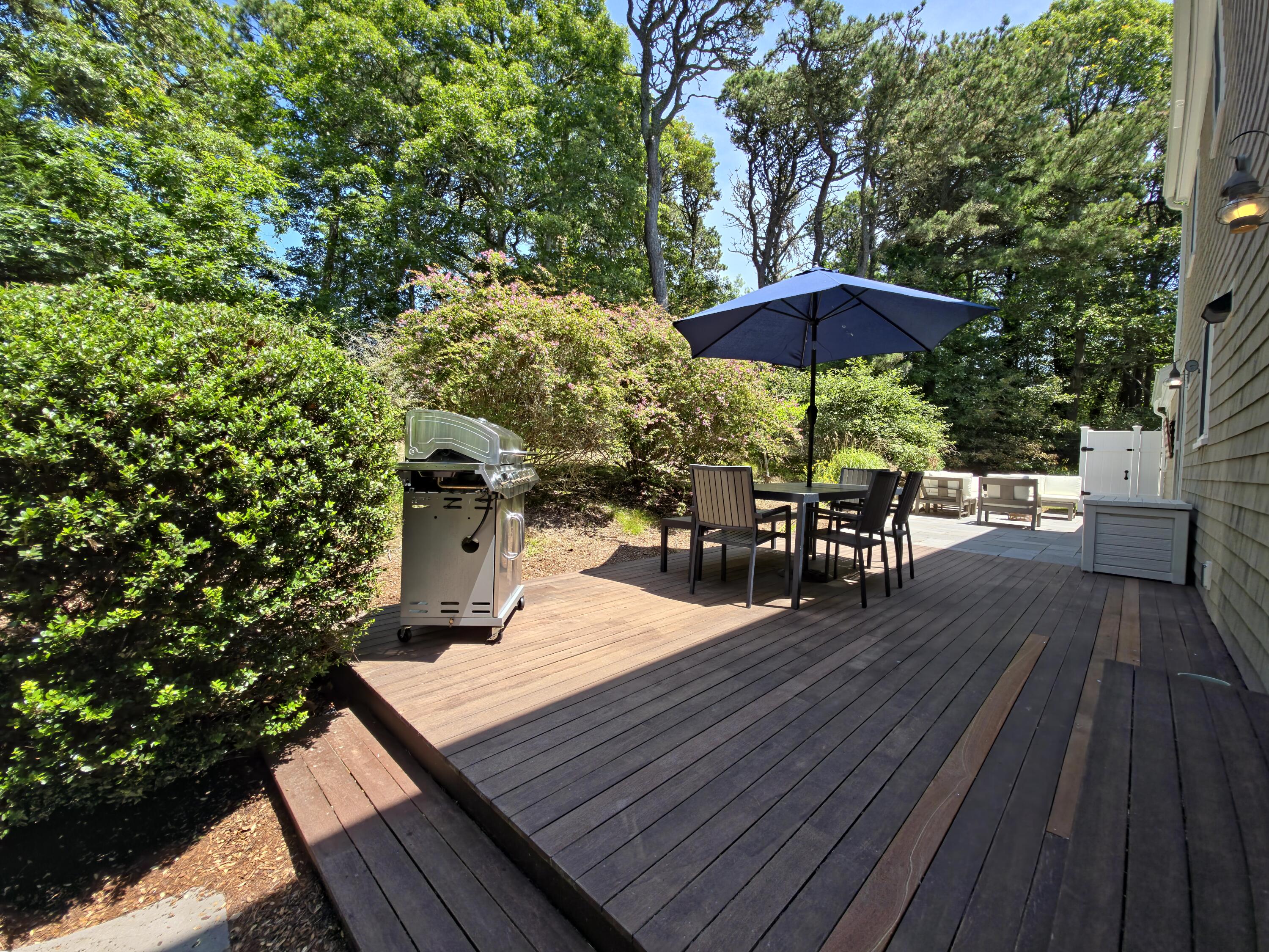 55 Meadowview Road S
