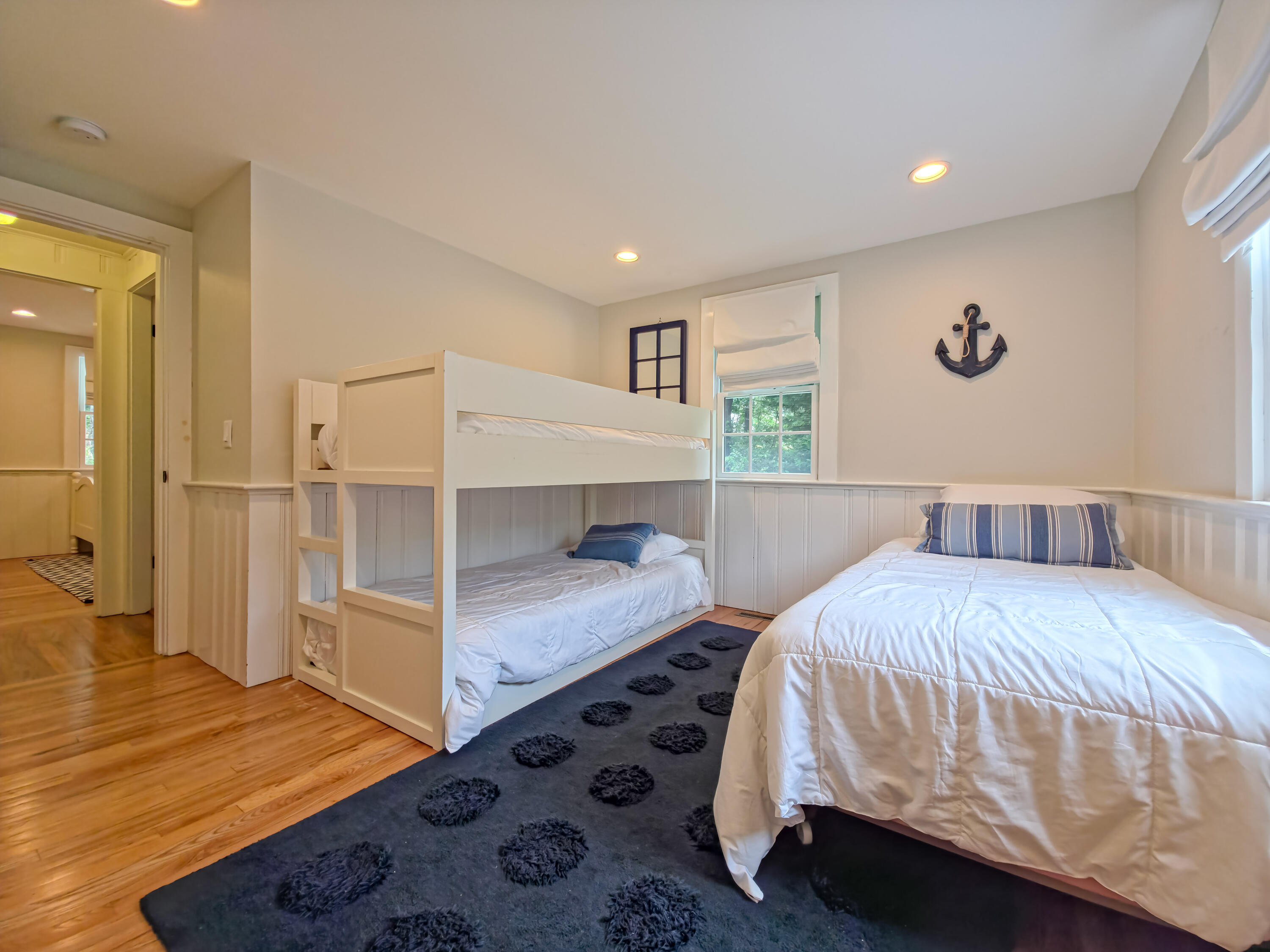 55 Meadowview Road S