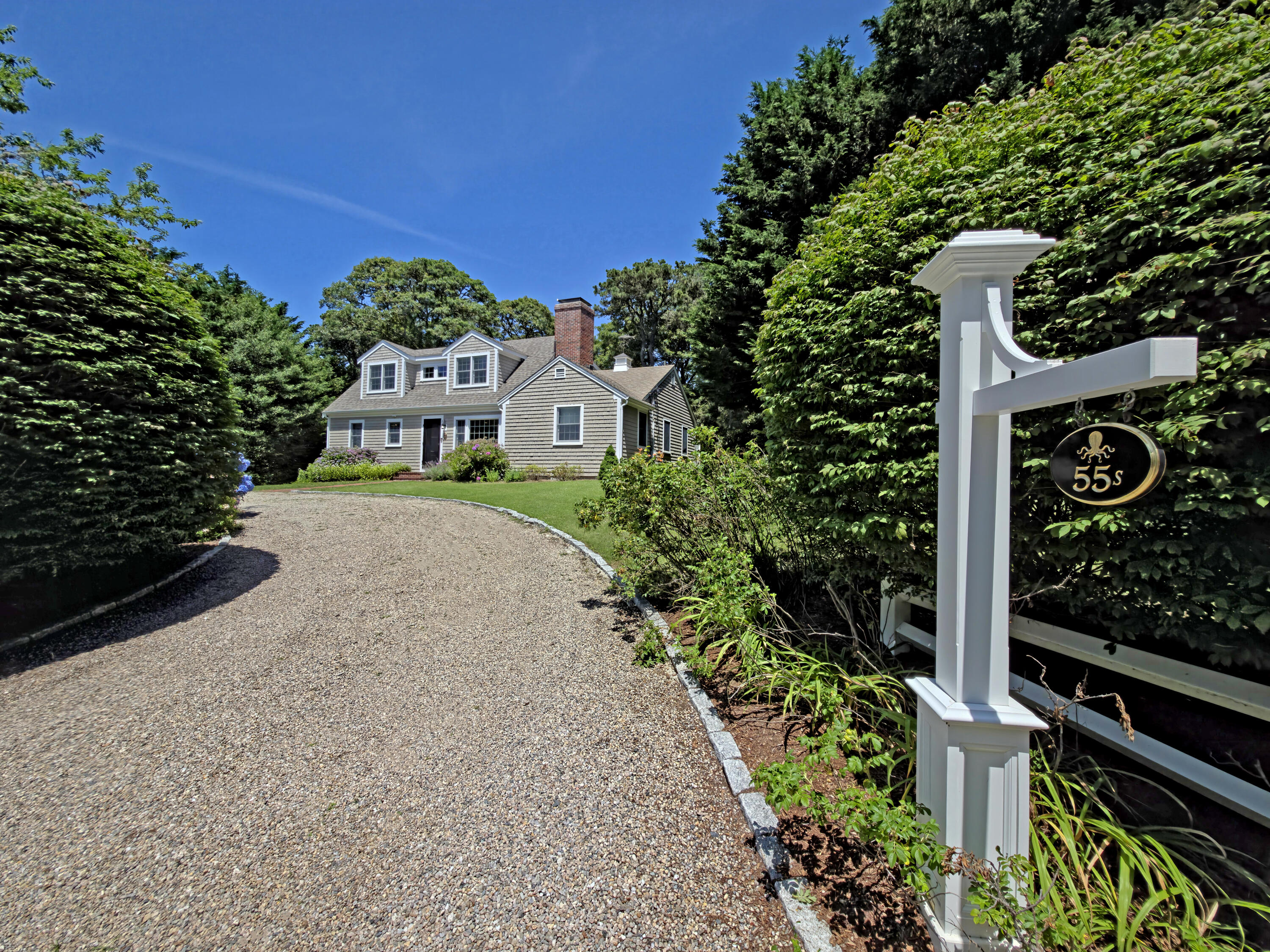 55 Meadowview Road S