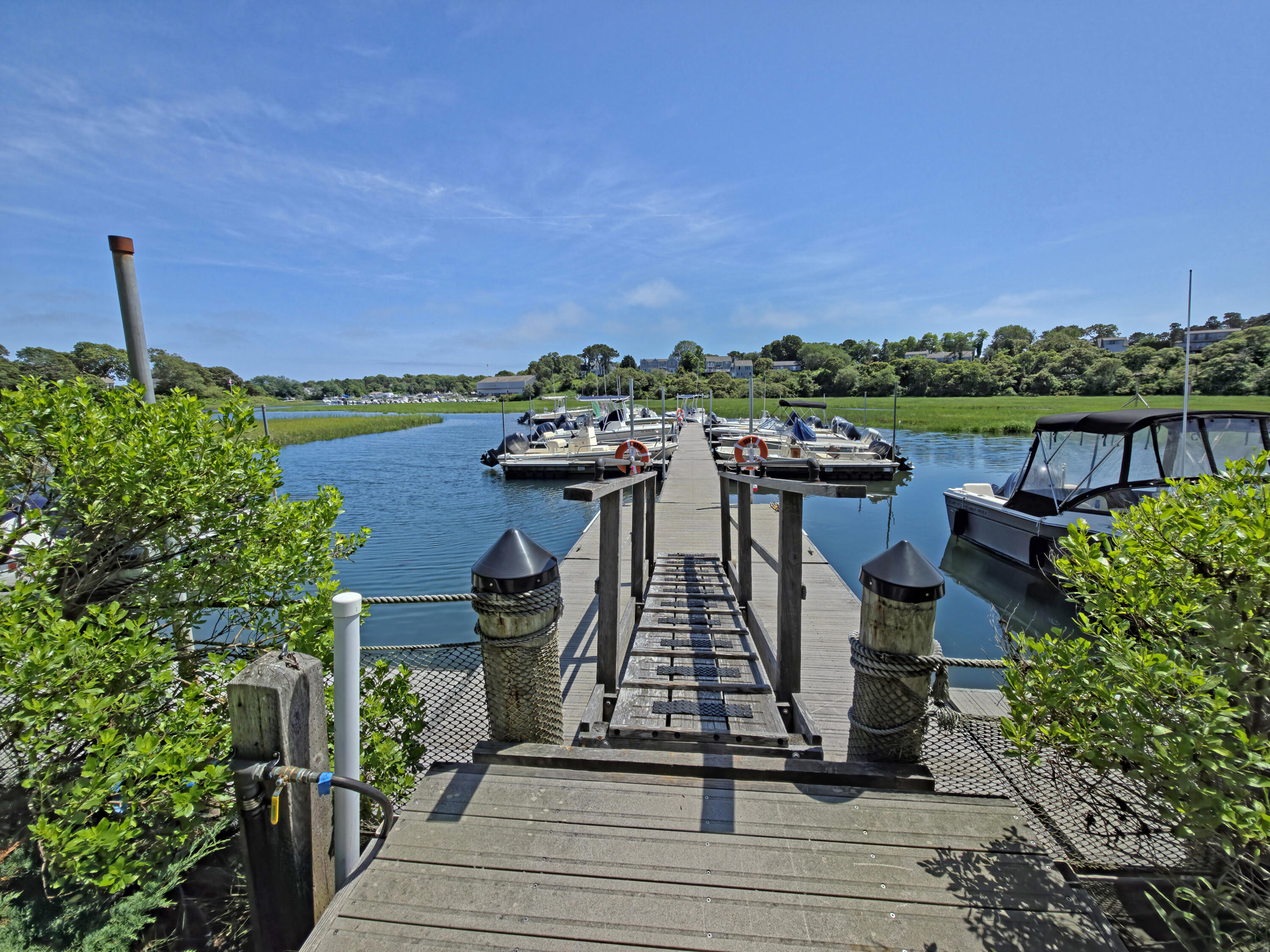 55 Meadowview Road S