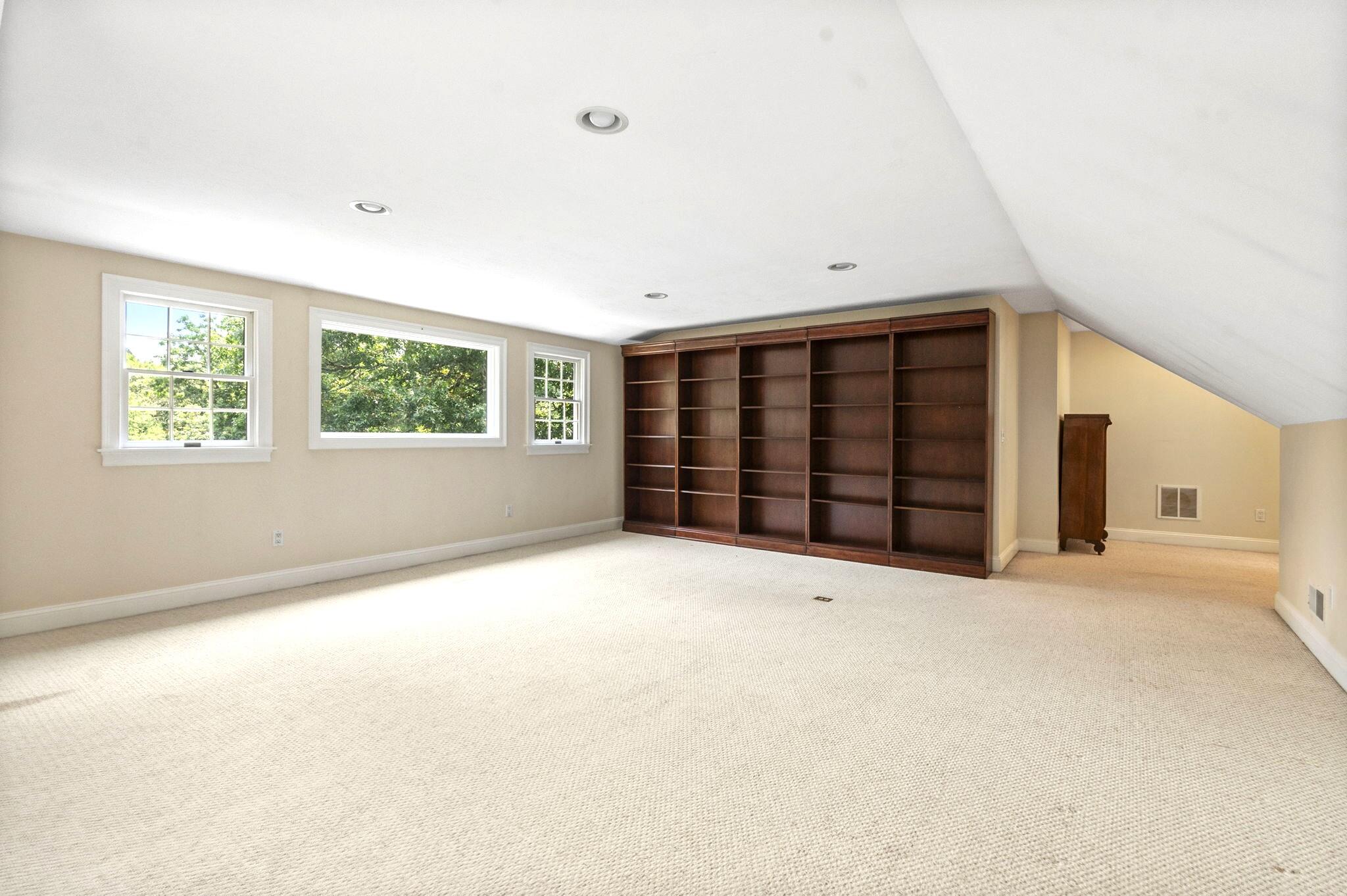 39 Forest Hills Road