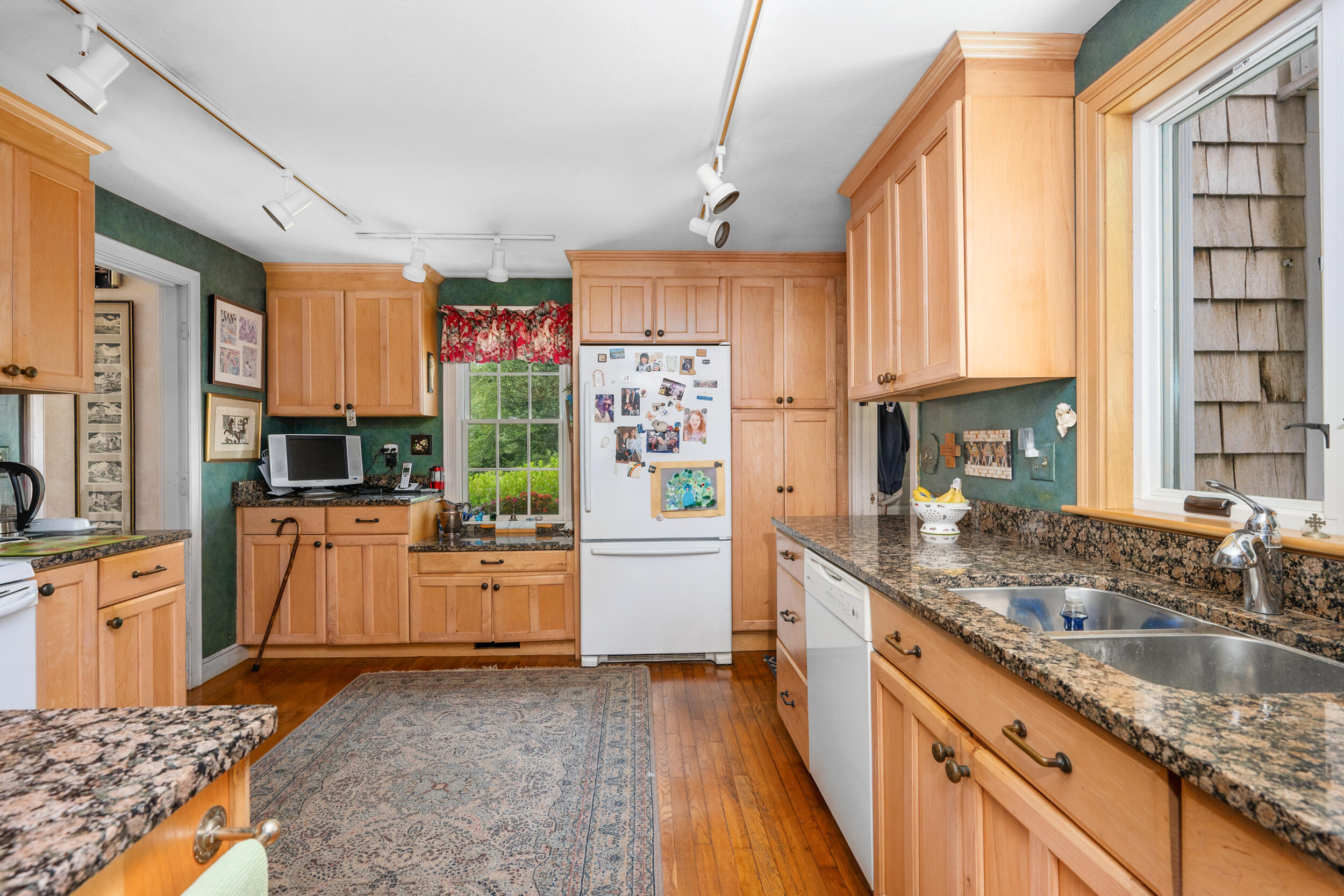 4323 Main Street