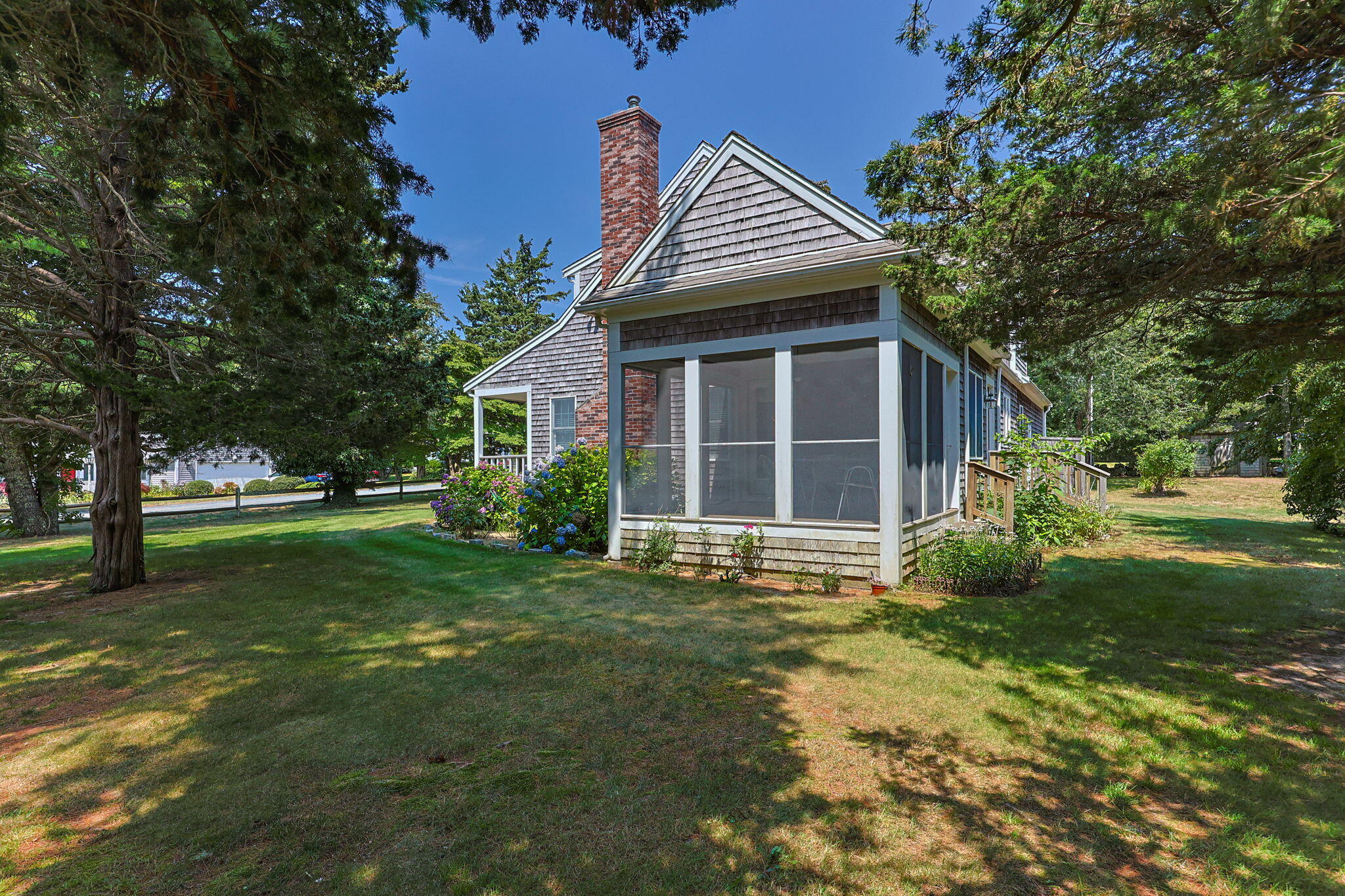 11 Cedar Land Road