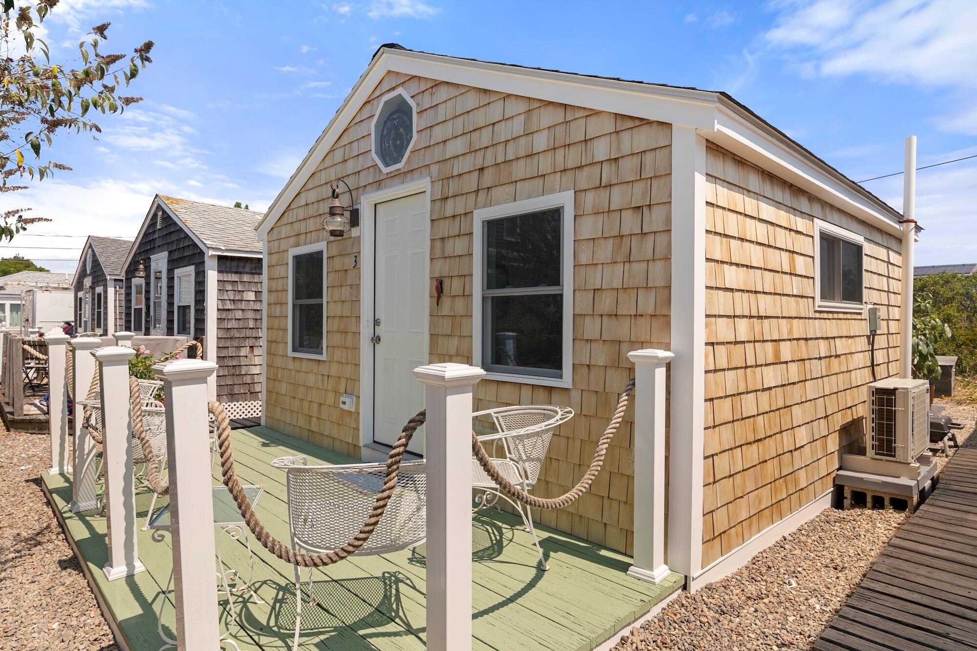 21 Dewey Avenue # U3