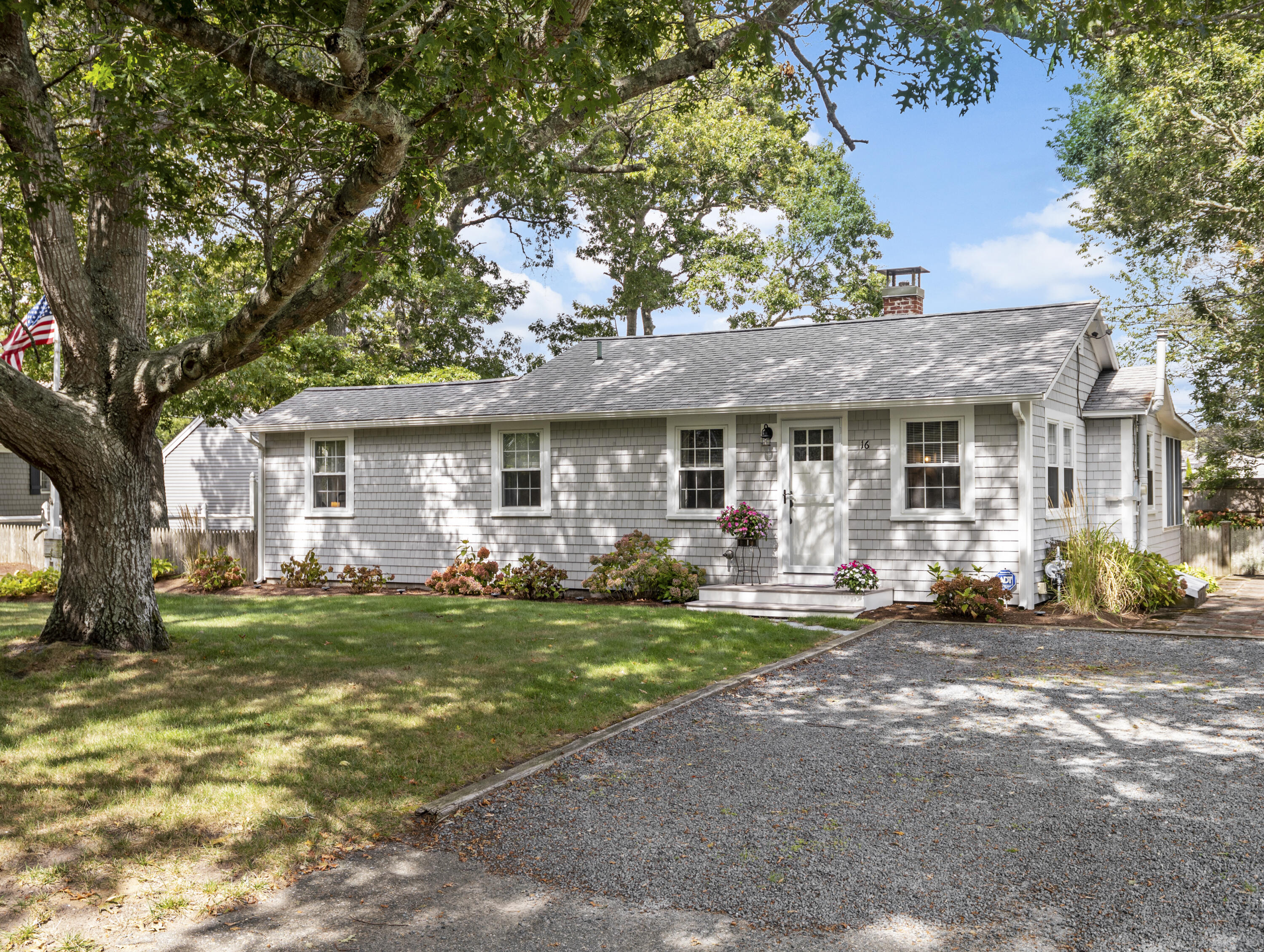 16 Peregrine Lane