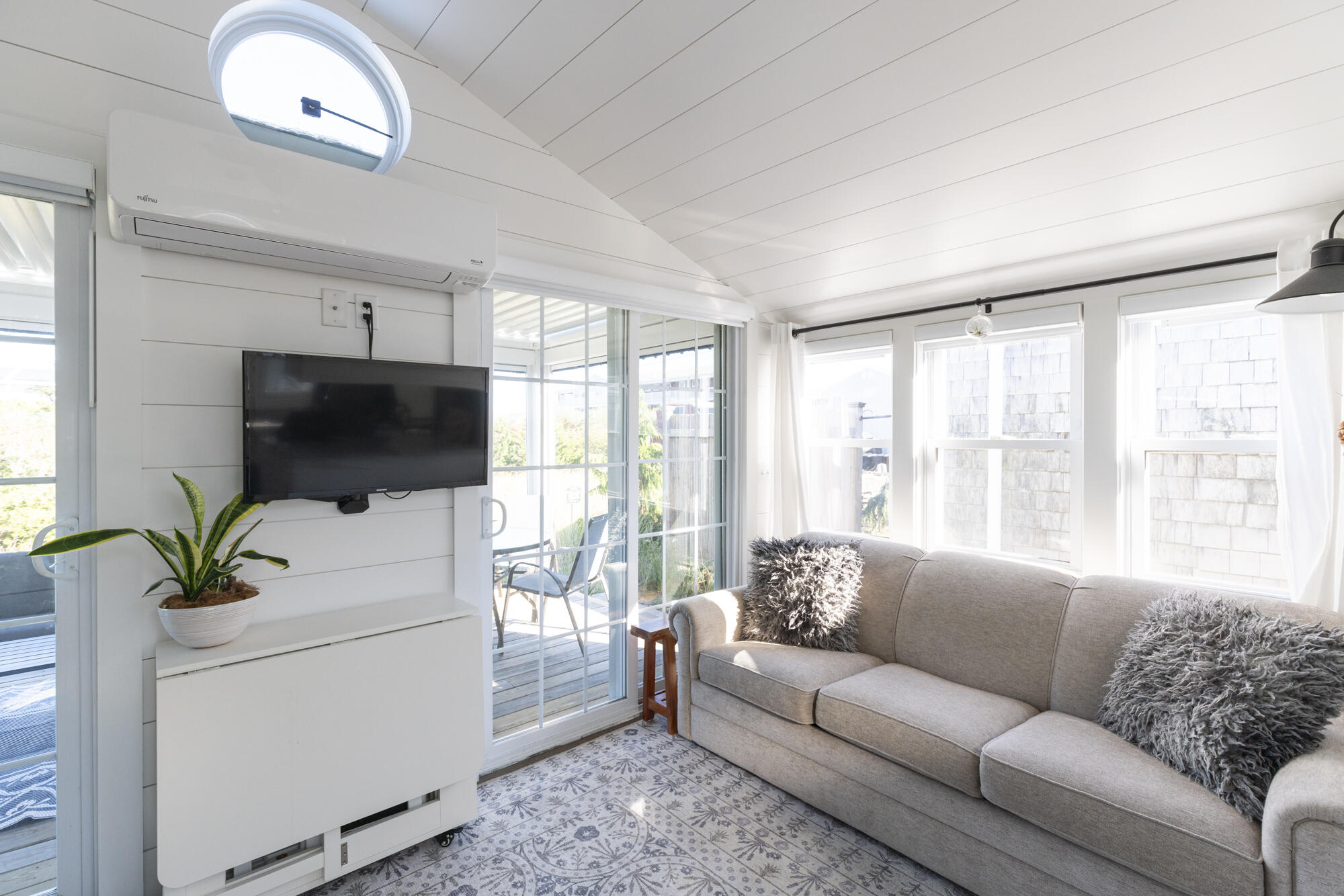 21 Dewey Avenue UNIT 4