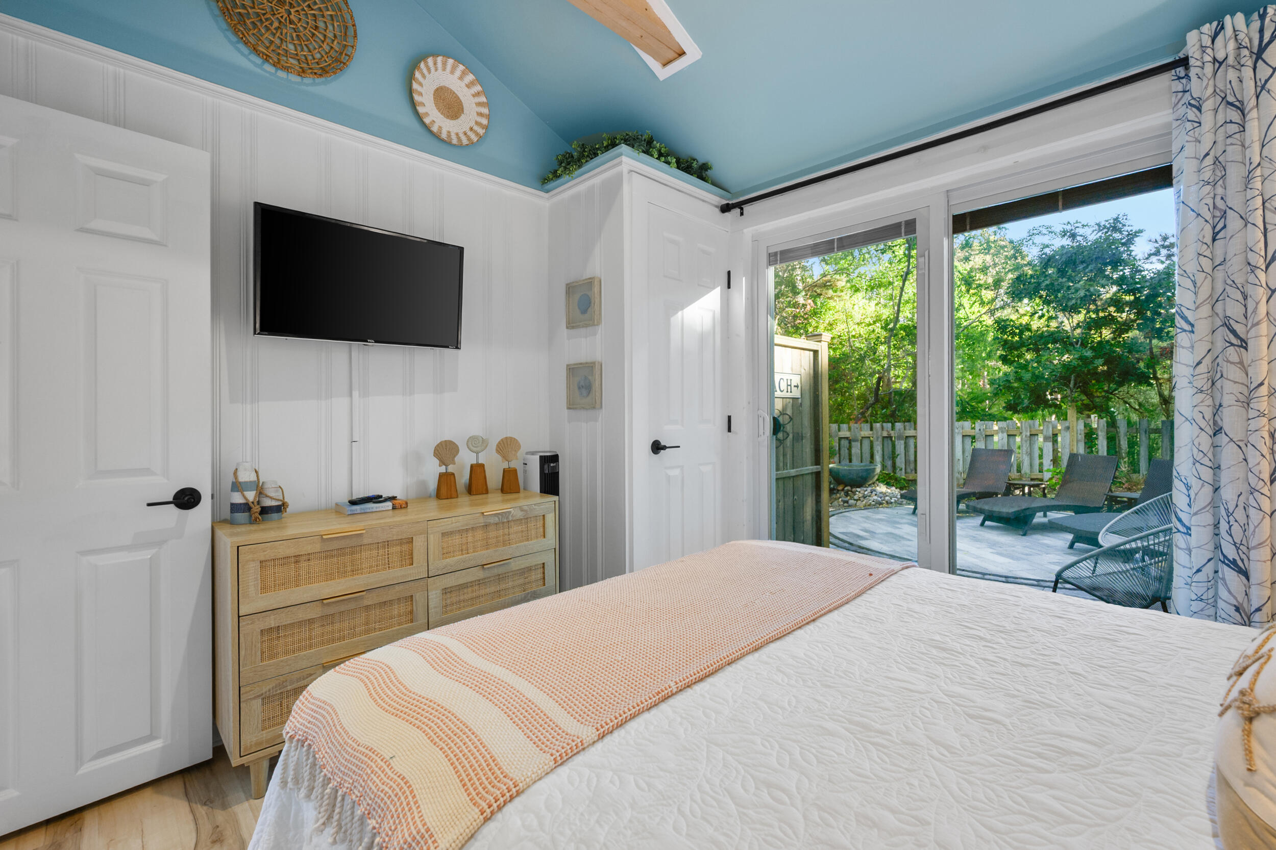 82 Shore Road UNIT 8