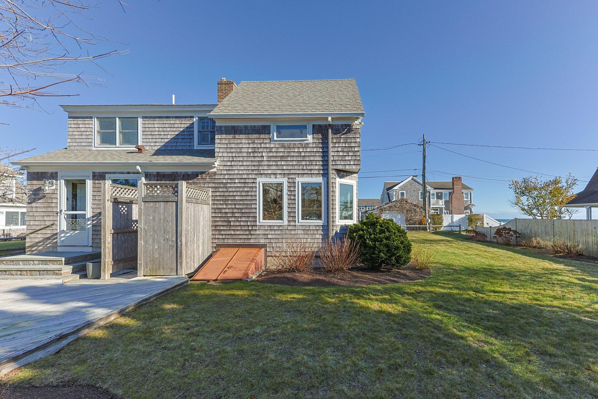 8 Wyndemere Bluffs Road