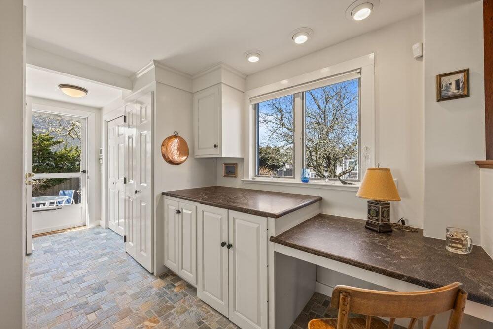 8 Wyndemere Bluffs Road