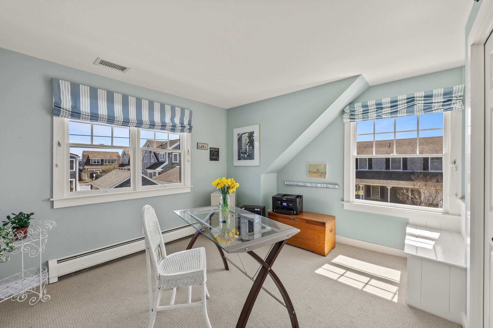 8 Wyndemere Bluffs Road