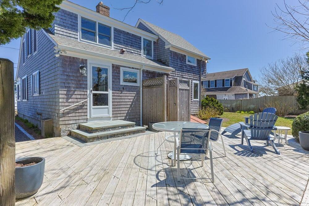 8 Wyndemere Bluffs Road