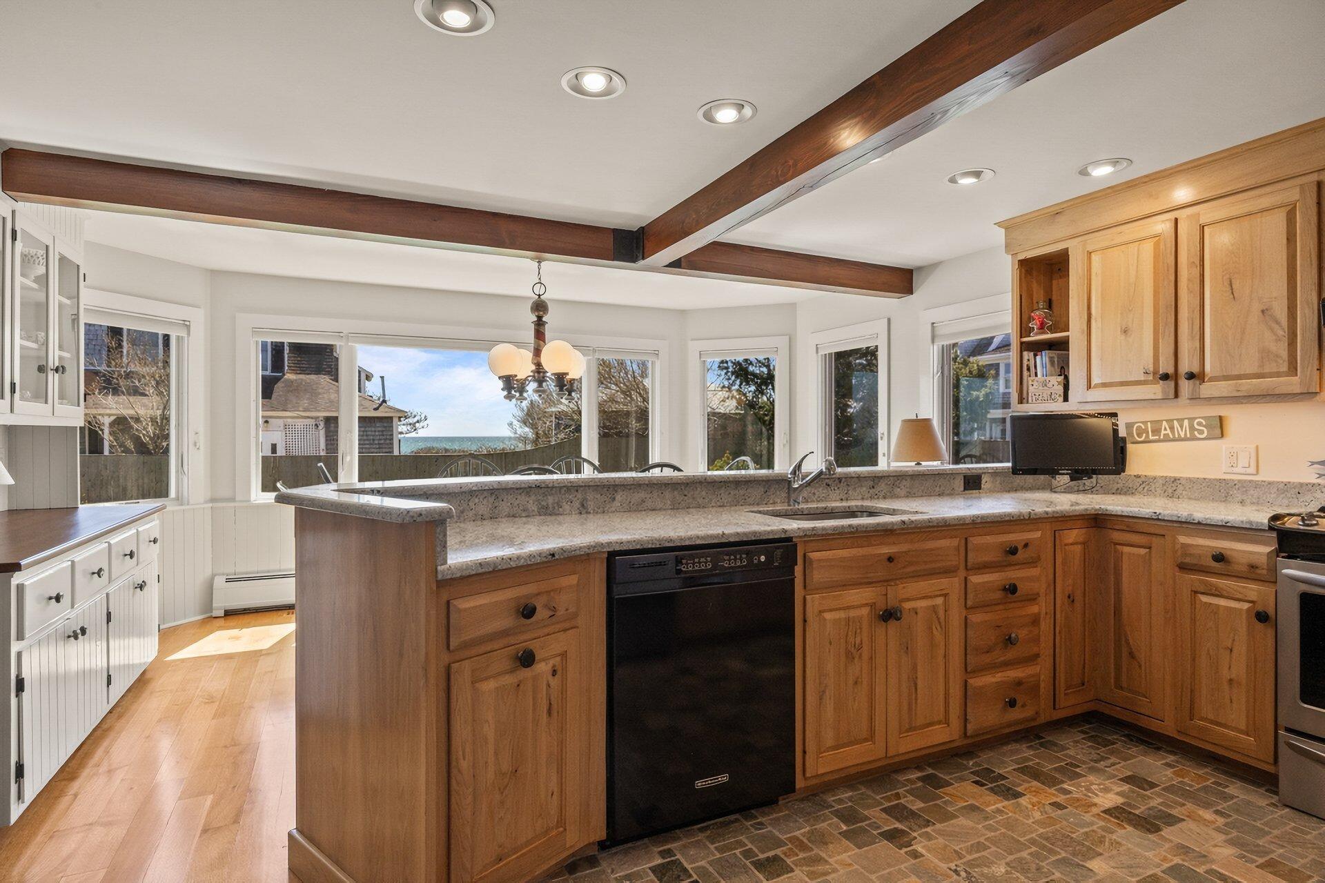 8 Wyndemere Bluffs Road