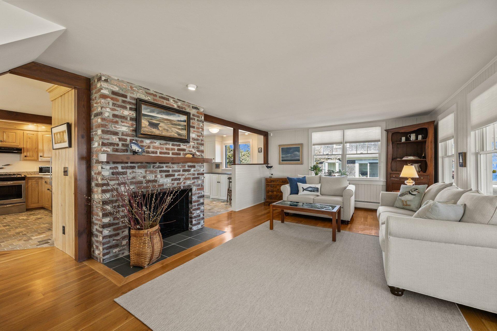 8 Wyndemere Bluffs Road