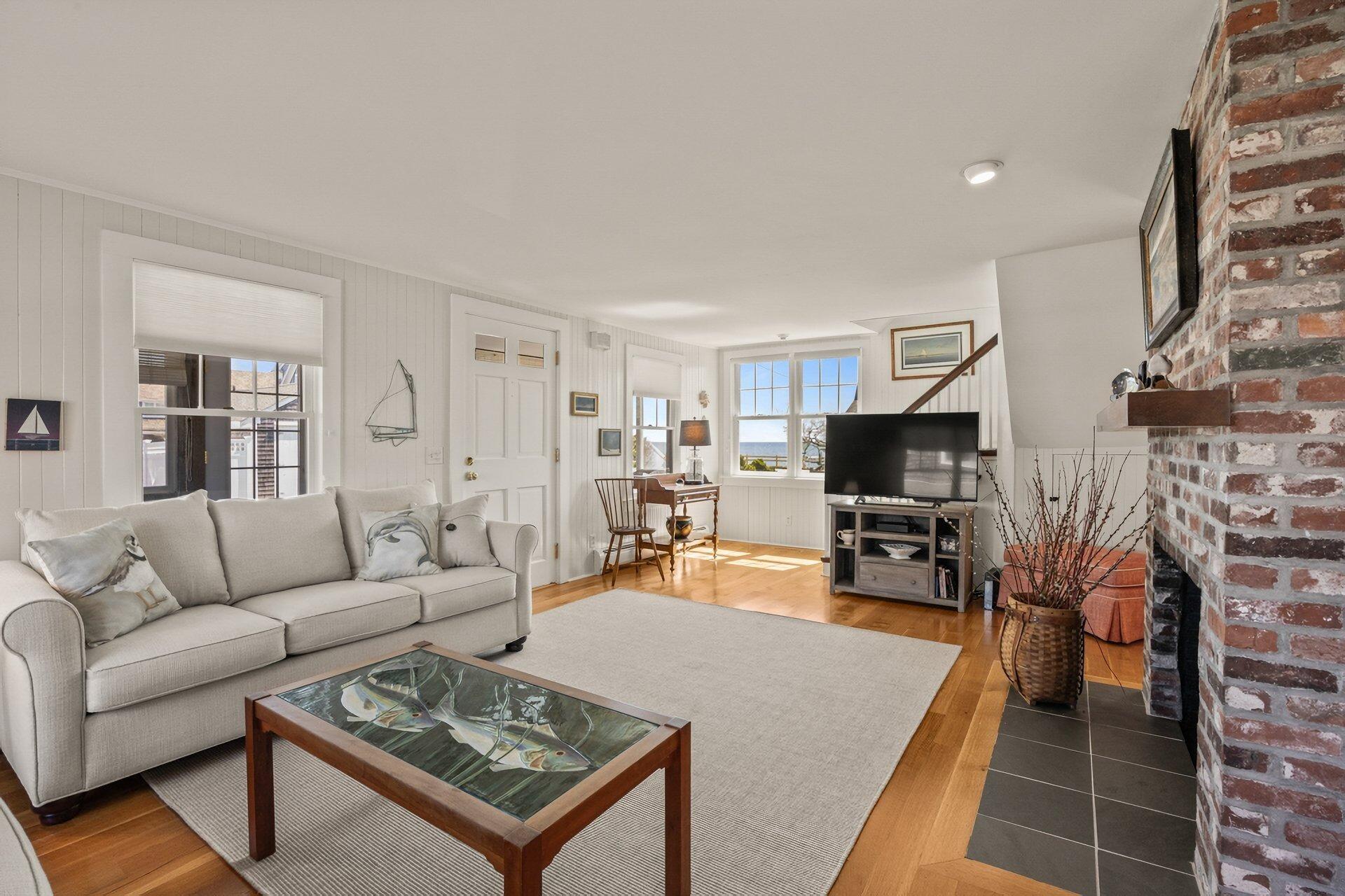 8 Wyndemere Bluffs Road