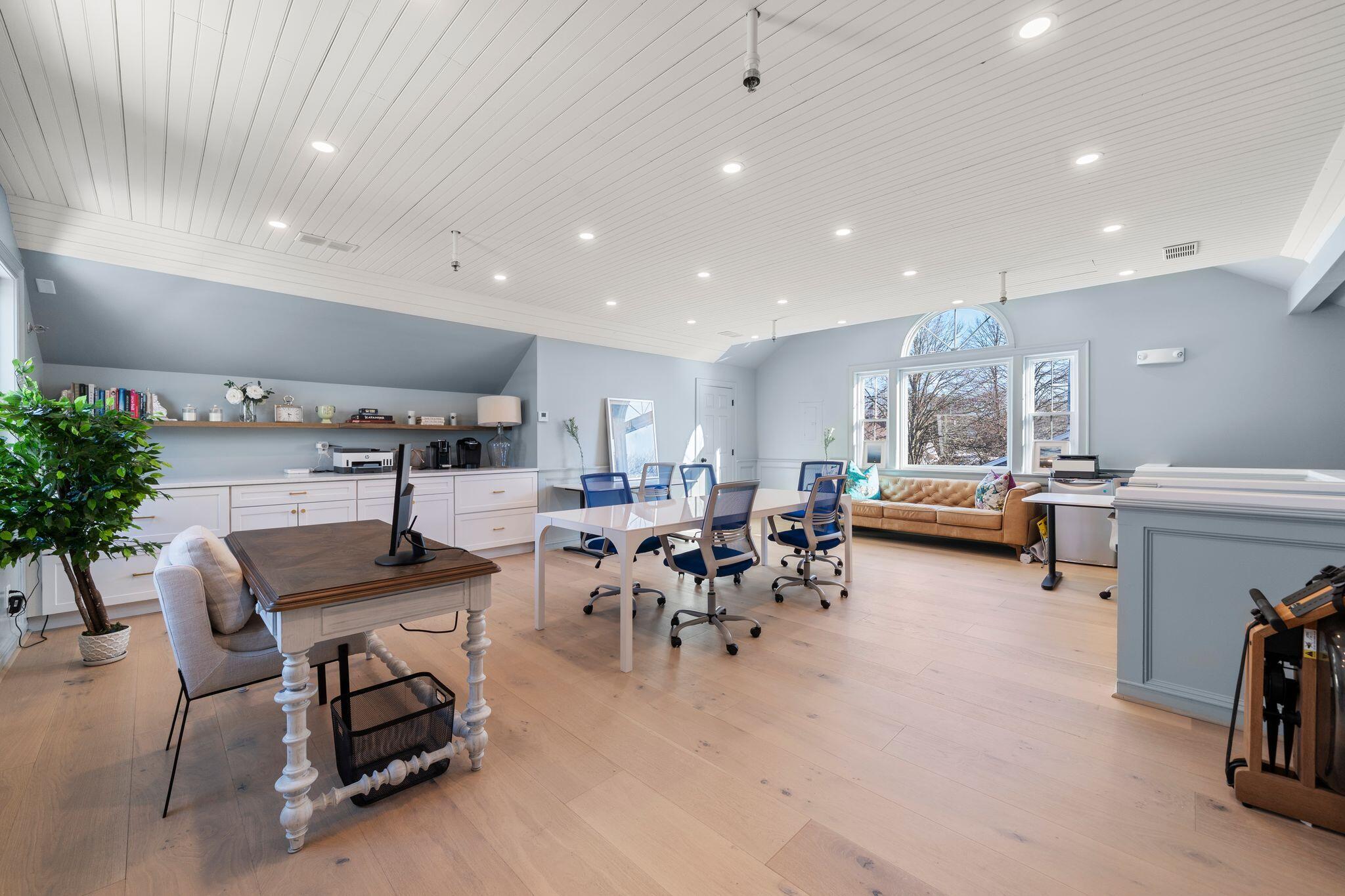 6 Munson Meeting Way # 6 Unit: 5 & 6