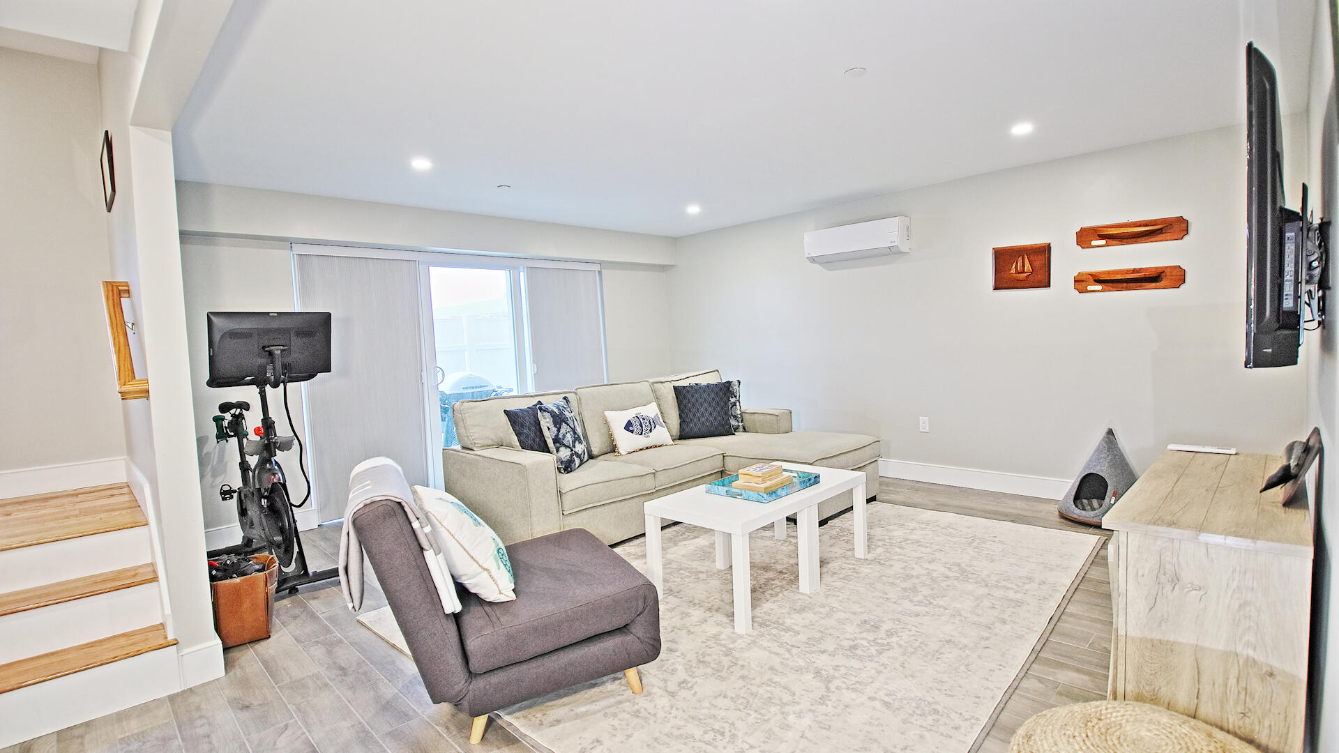 9 Chase Avenue # 6 Unit: U-6