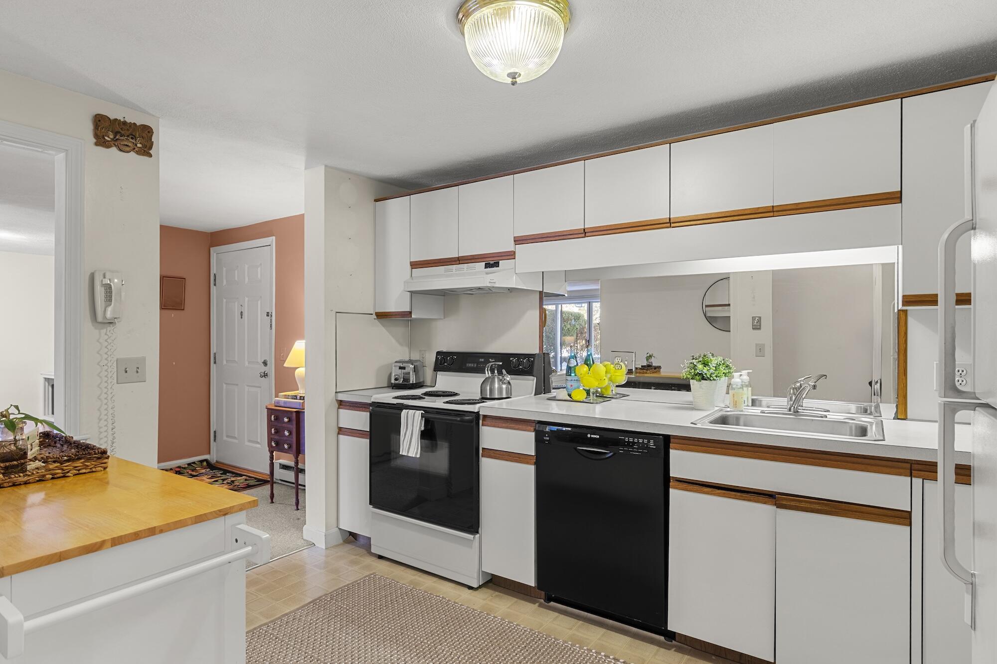 3 Hilltop Drive UNIT 3