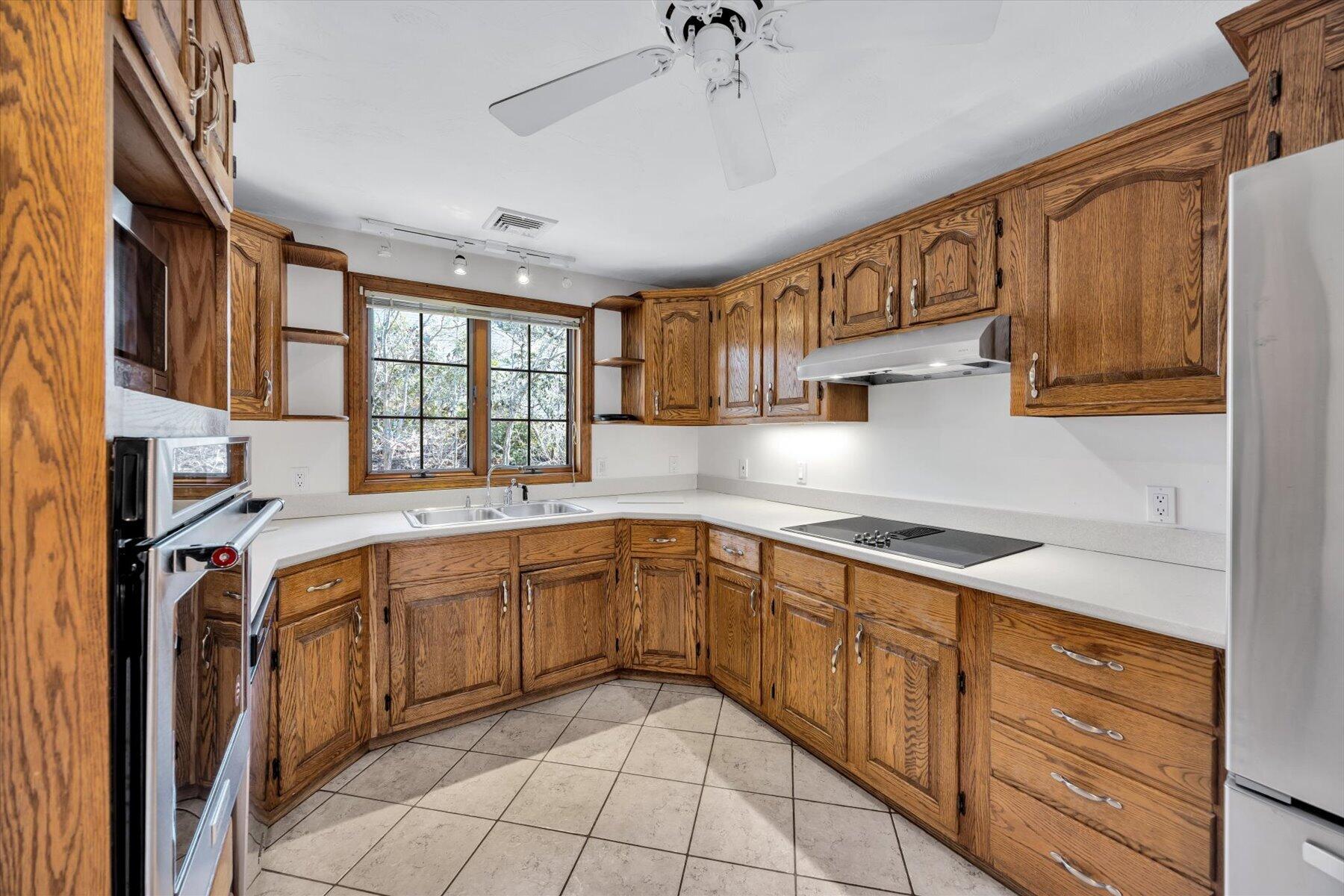 52 Clubhouse Drive
