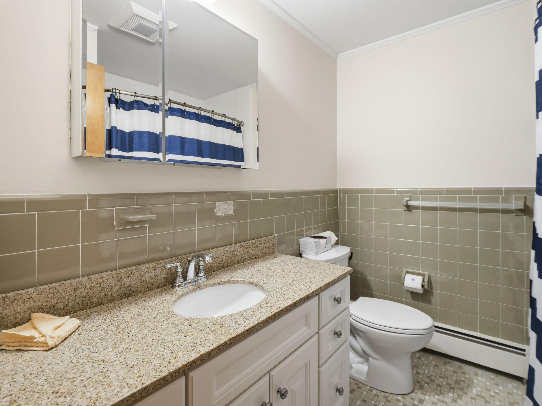 12 Candlewood Lane APT 1 Unit: APT 1-1