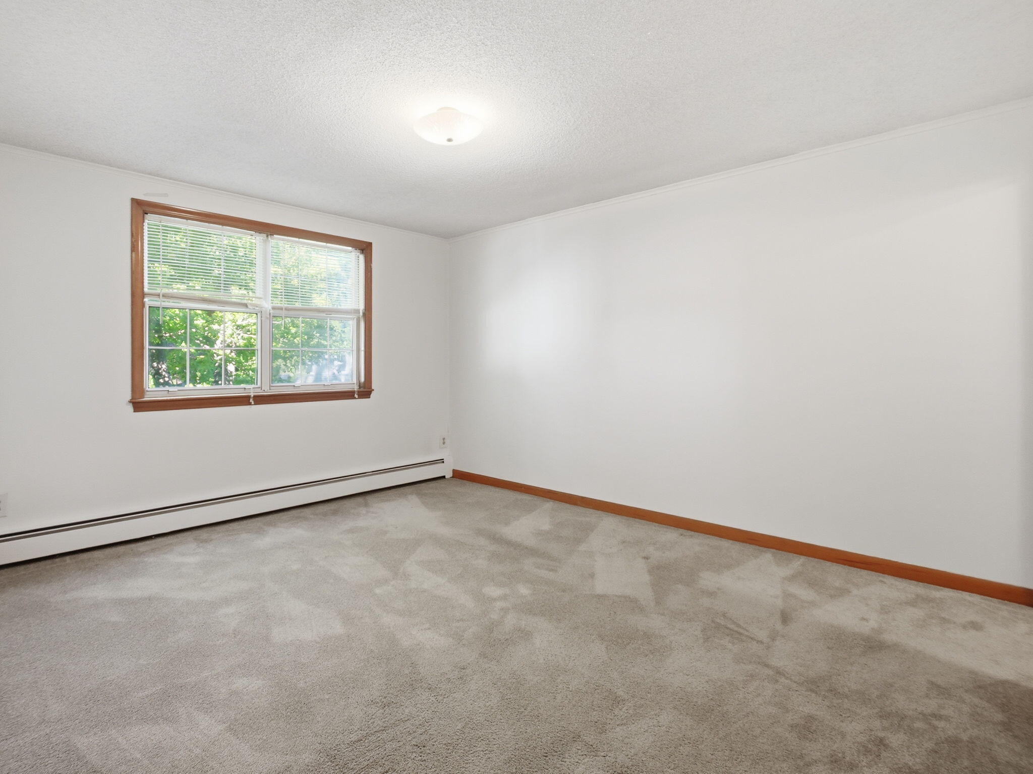 12 Candlewood Lane APT 1 Unit: APT 1-1