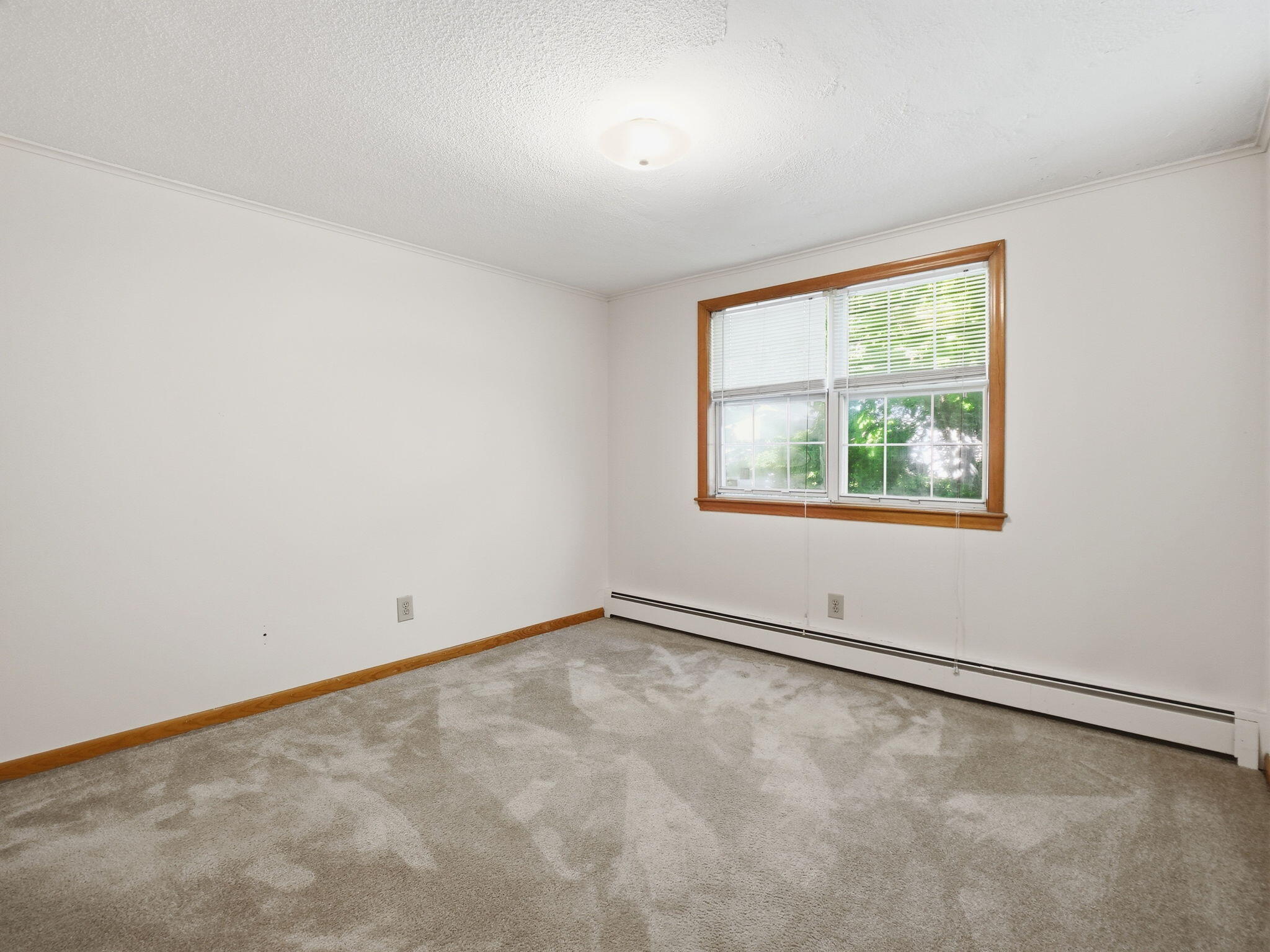 12 Candlewood Lane APT 1 Unit: APT 1-1