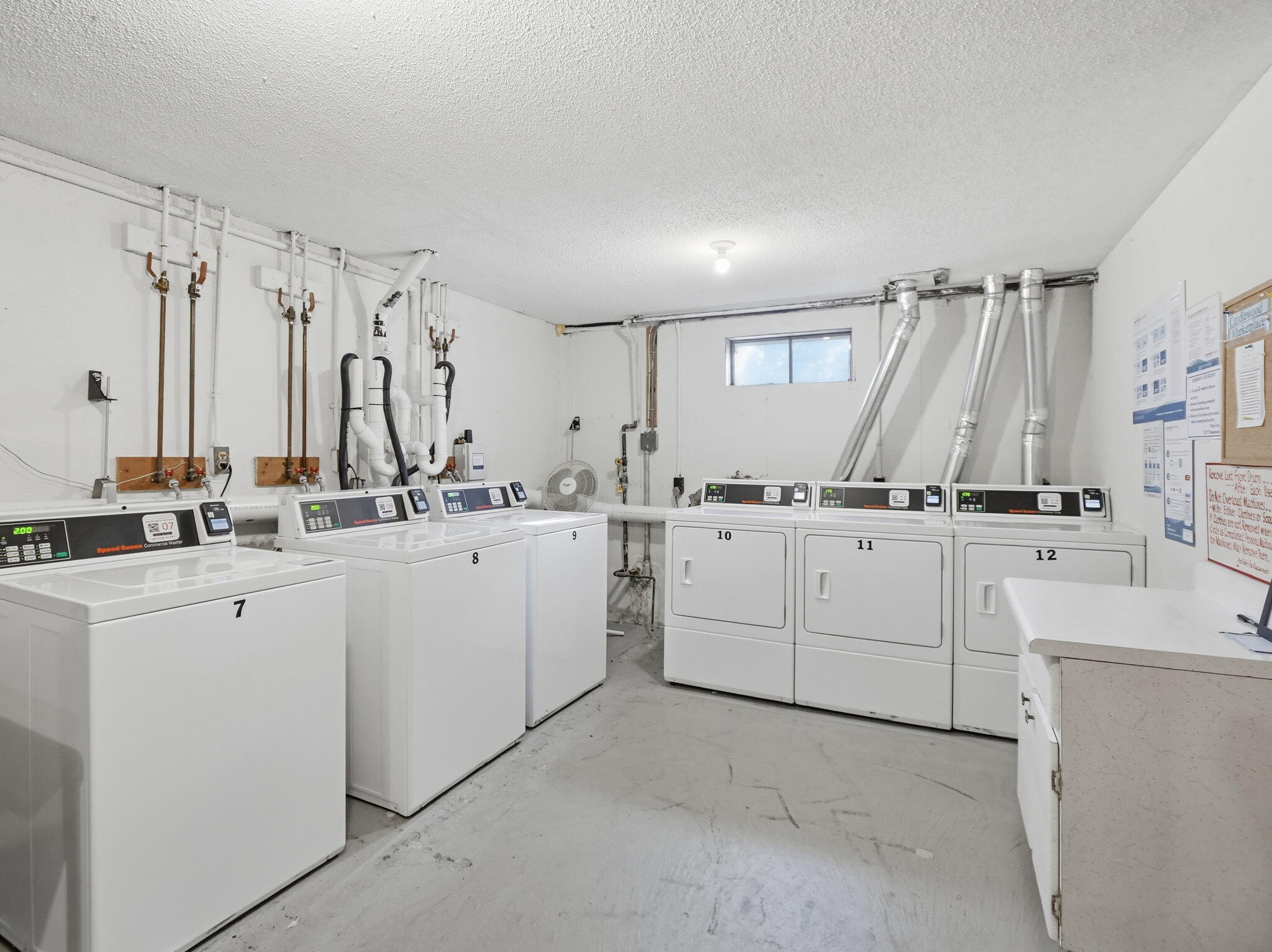 12 Candlewood Lane APT 1 Unit: APT 1-1