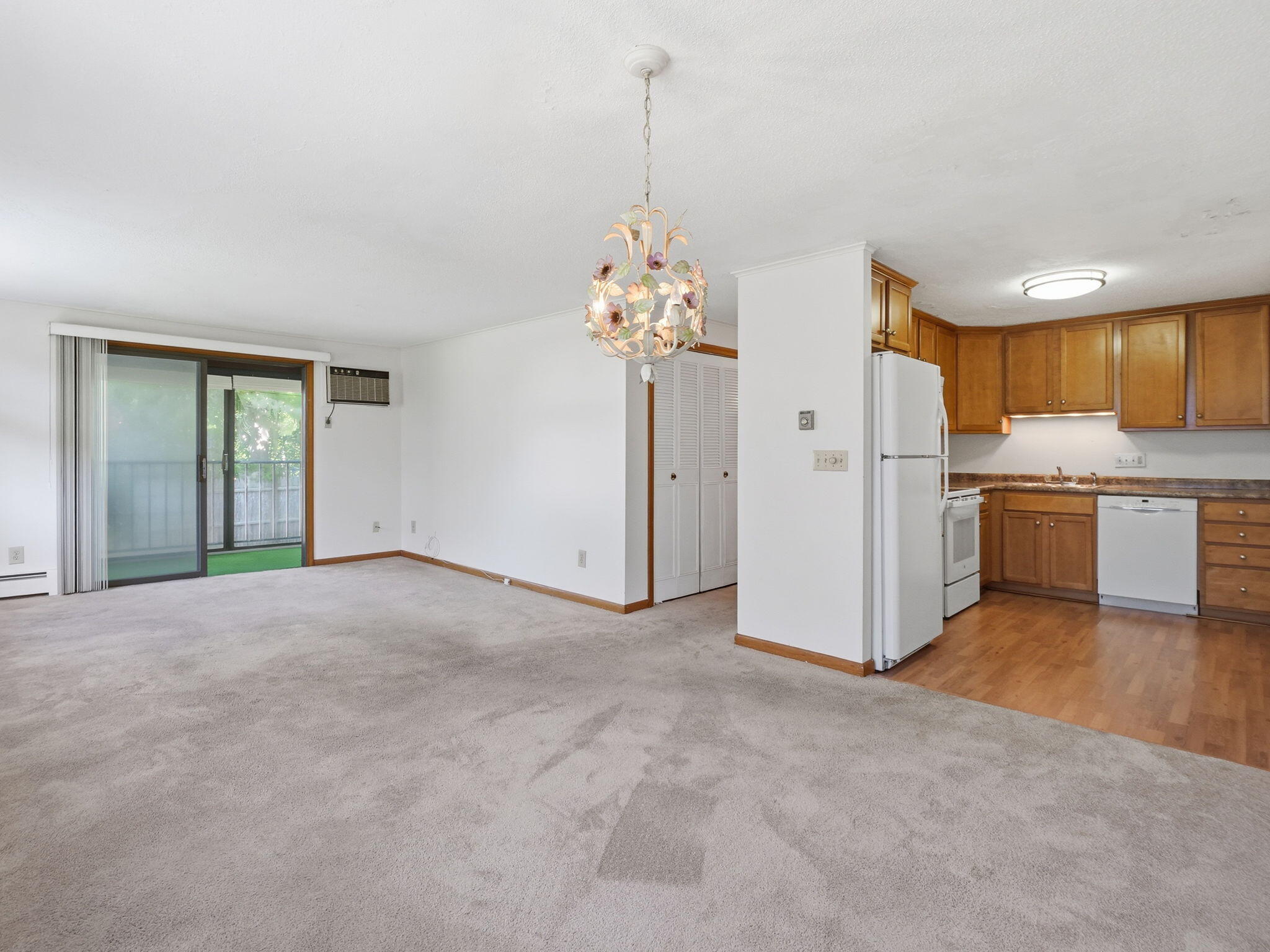 12 Candlewood Lane APT 1 Unit: APT 1-1