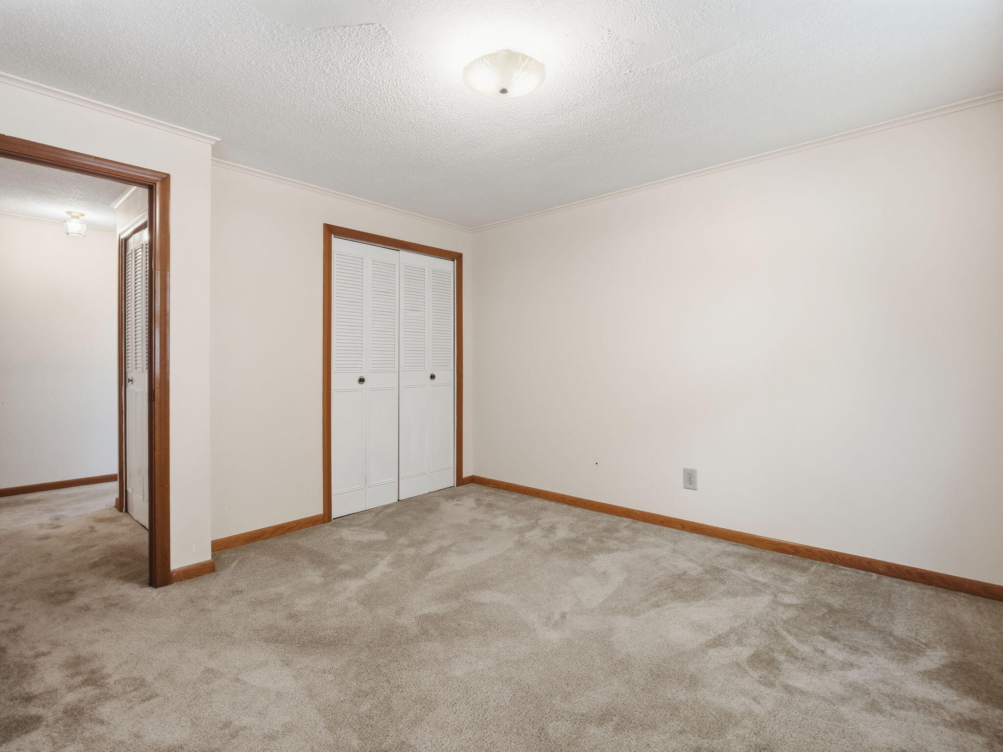 12 Candlewood Lane APT 1 Unit: APT 1-1