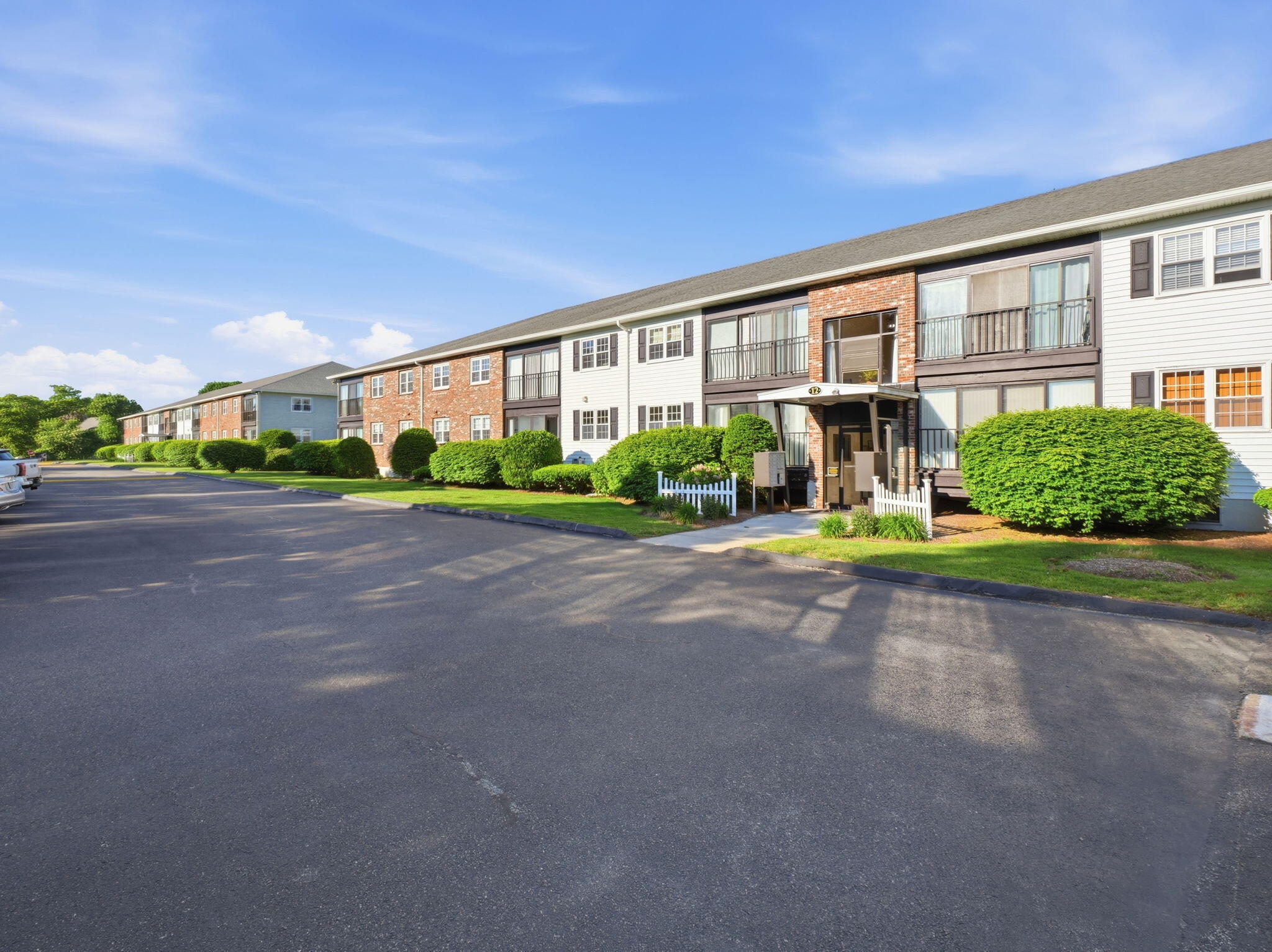 12 Candlewood Lane APT 1 Unit: APT 1-1