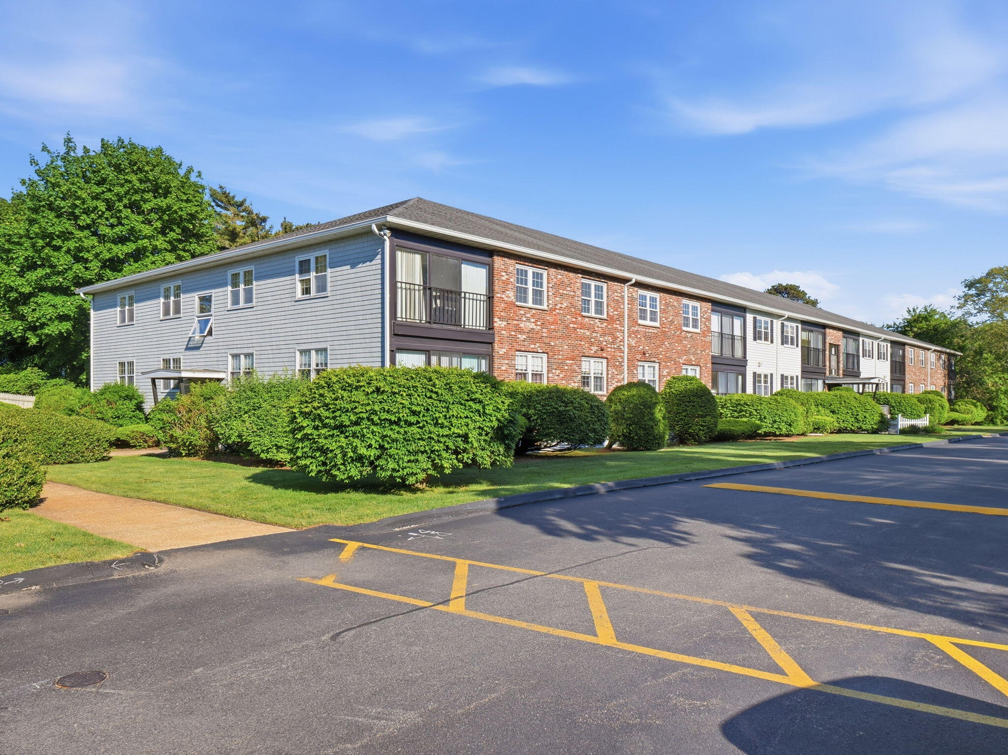 12 Candlewood Lane APT 1 Unit: APT 1-1