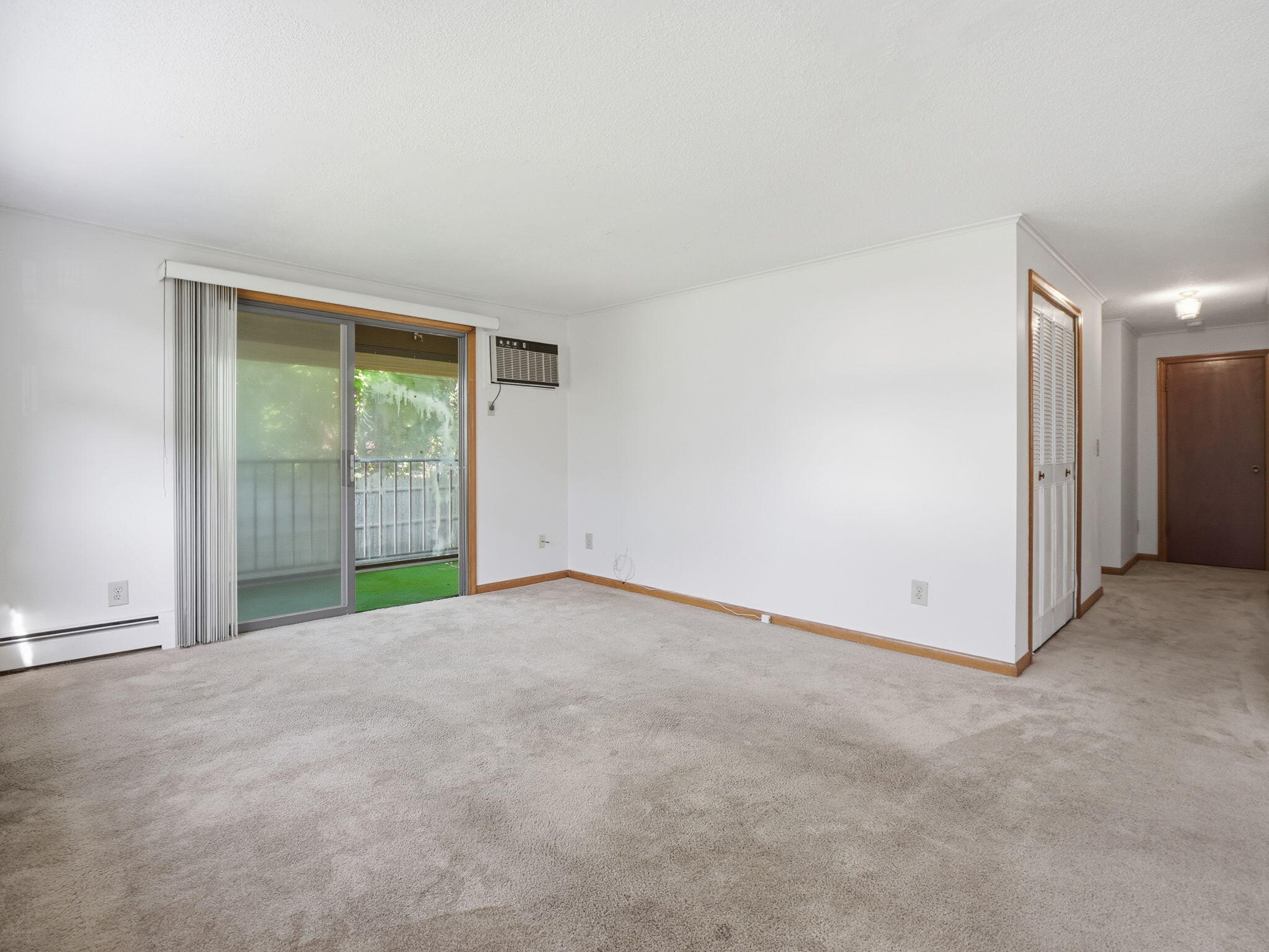 12 Candlewood Lane APT 1 Unit: APT 1-1