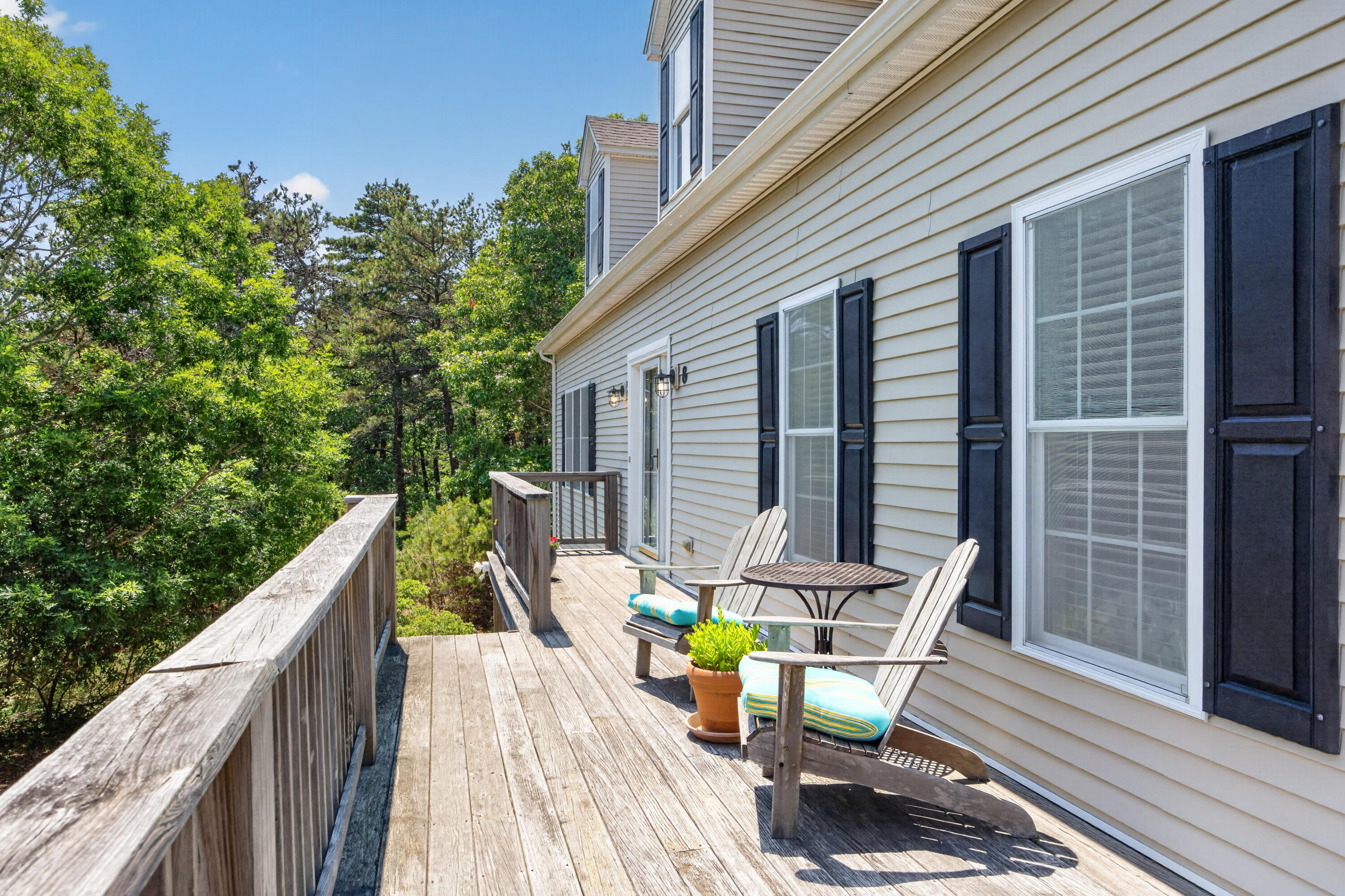 8 Leeward Passage