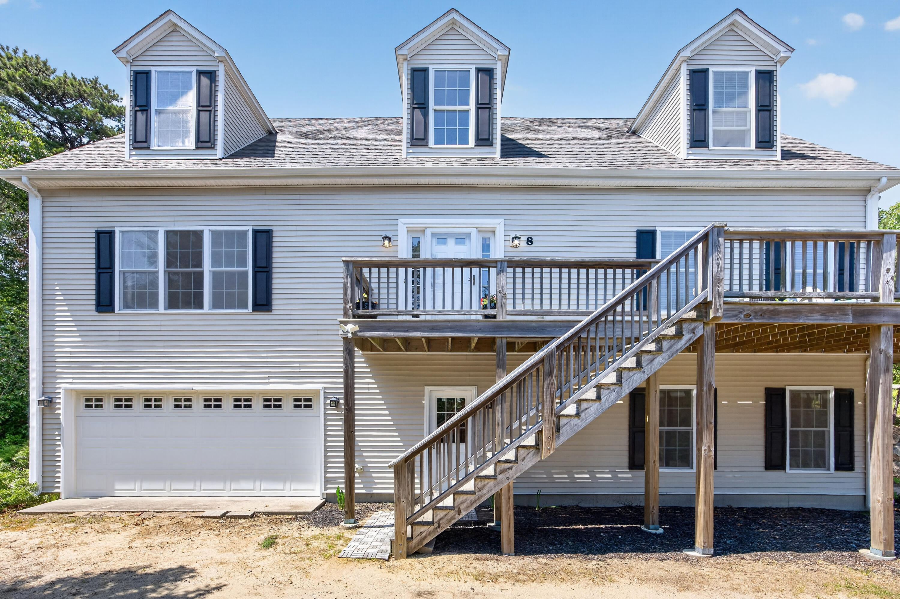 8 Leeward Passage