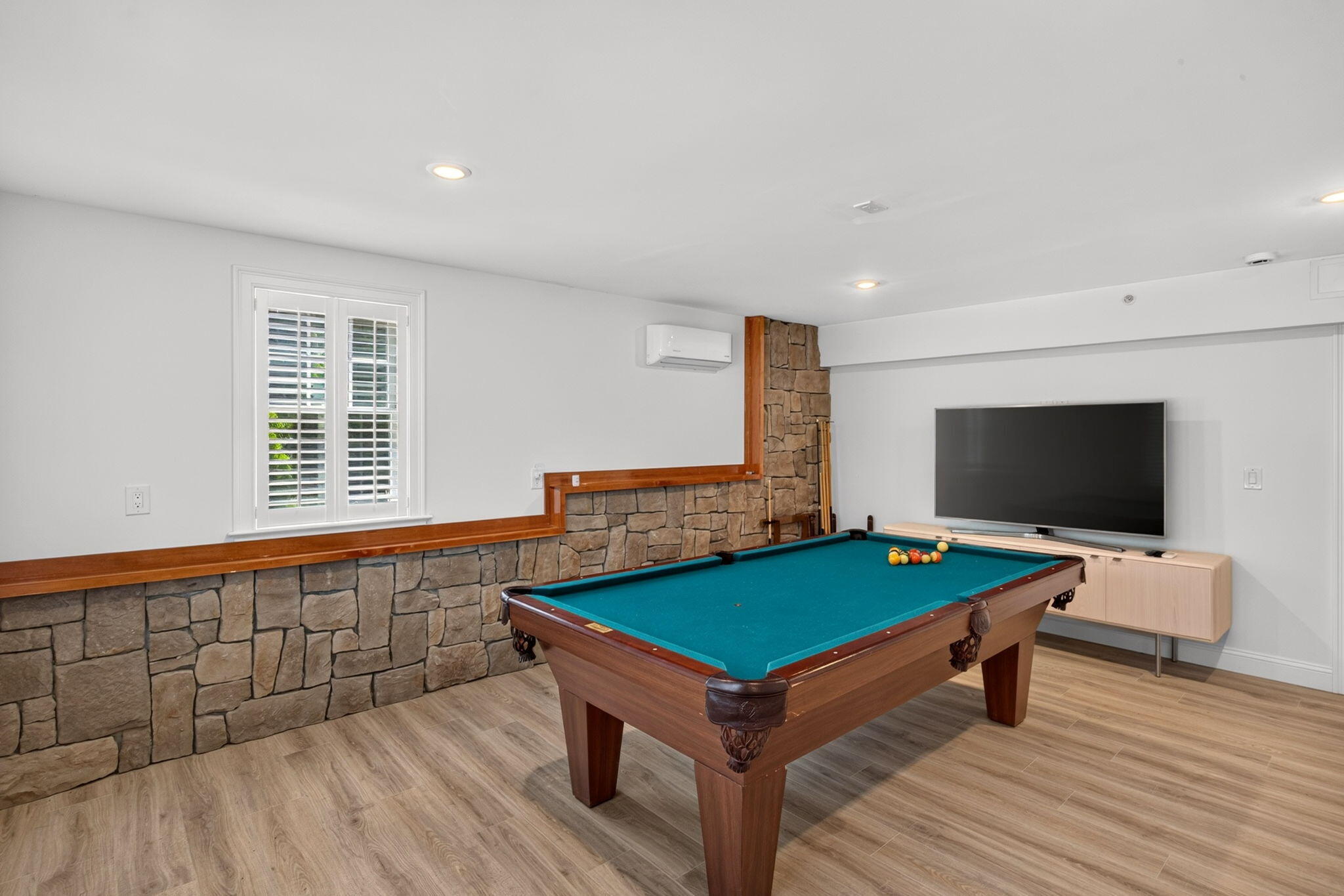 739 Main Street # 1E