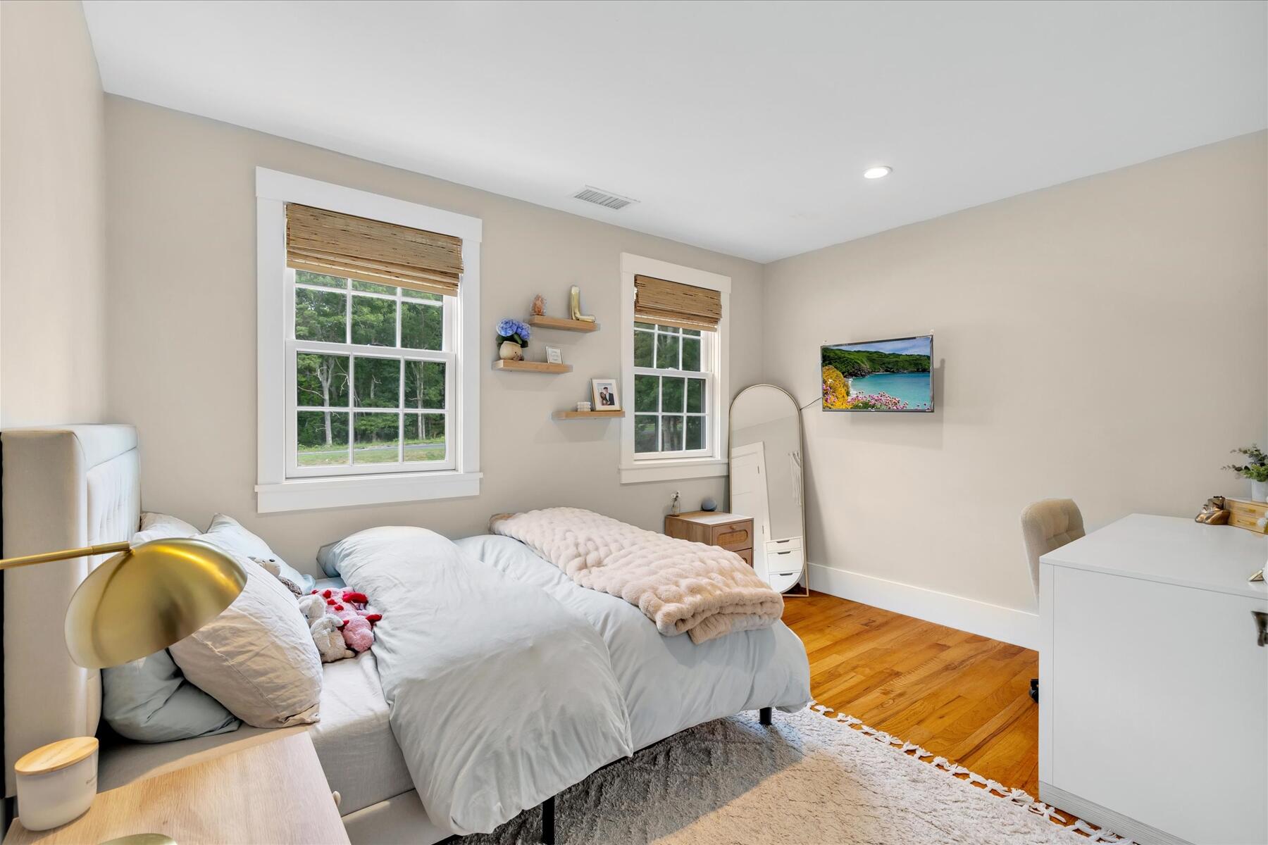 6 Bayview Road