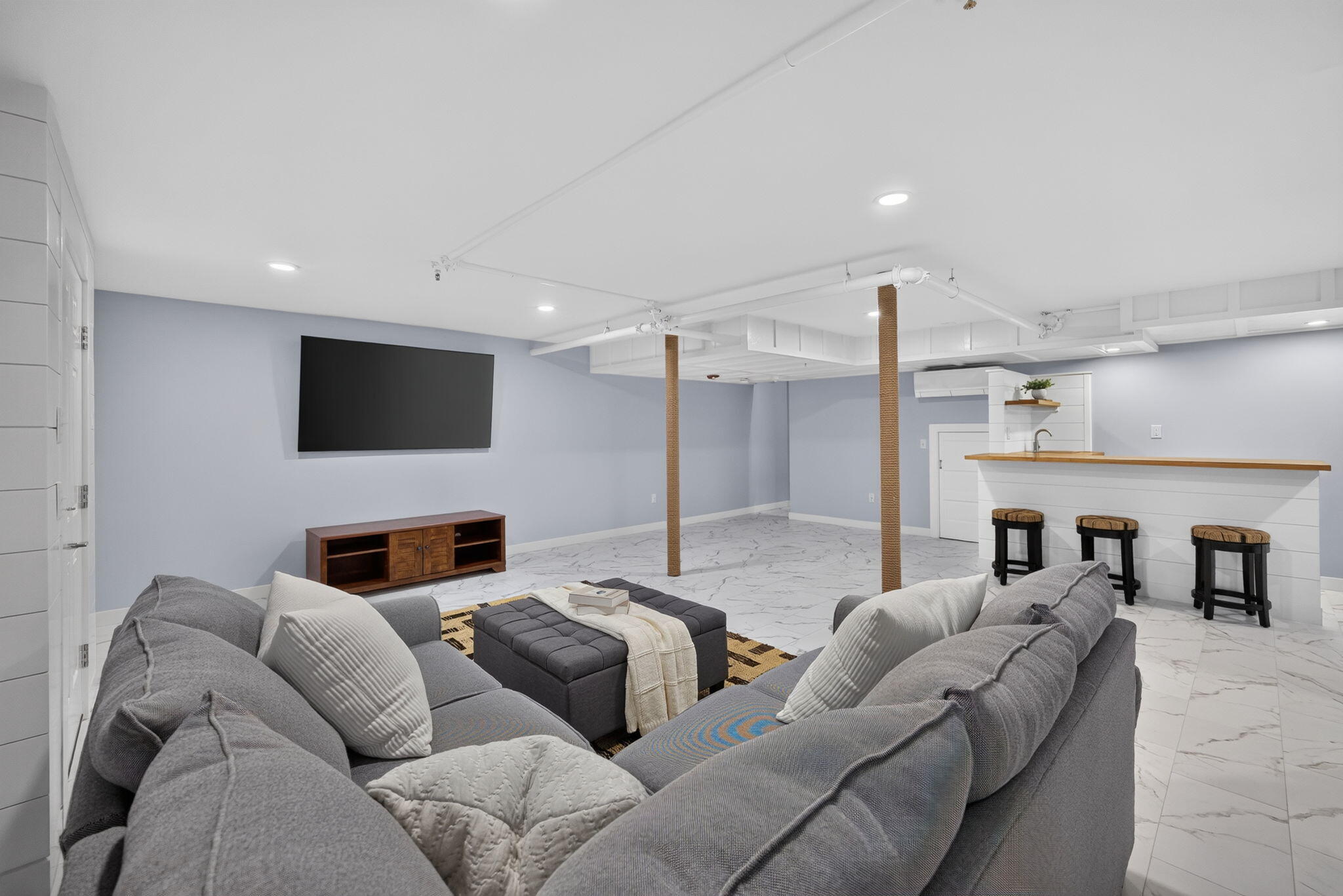 8 Bank Street UNIT 8
