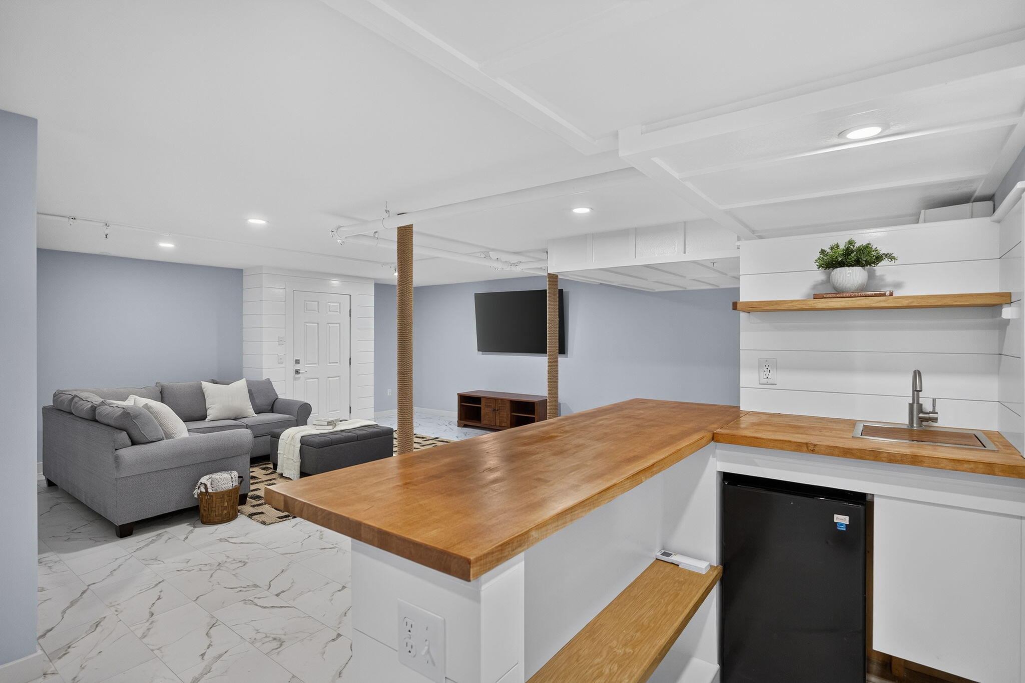 8 Bank Street UNIT 8