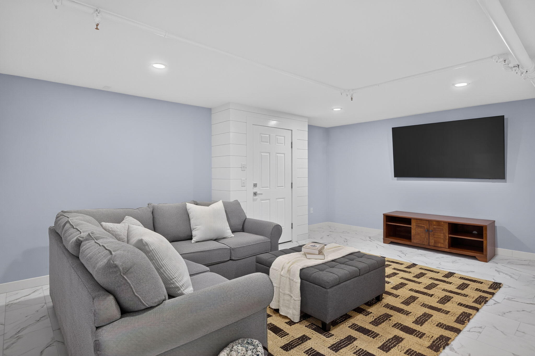 8 Bank Street UNIT 8