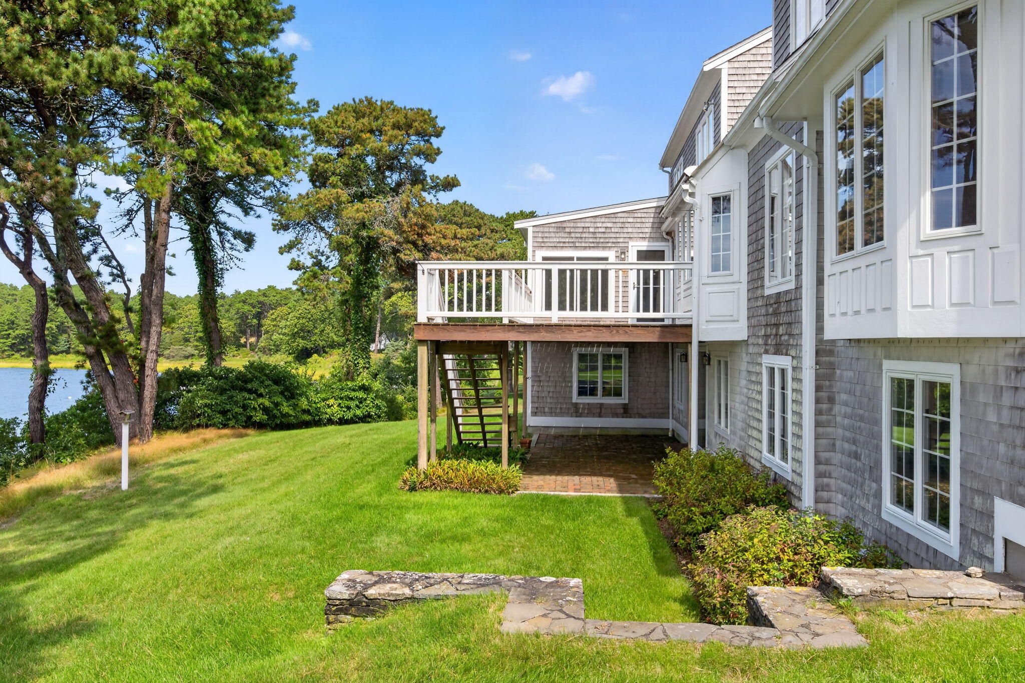 93 Cove Road