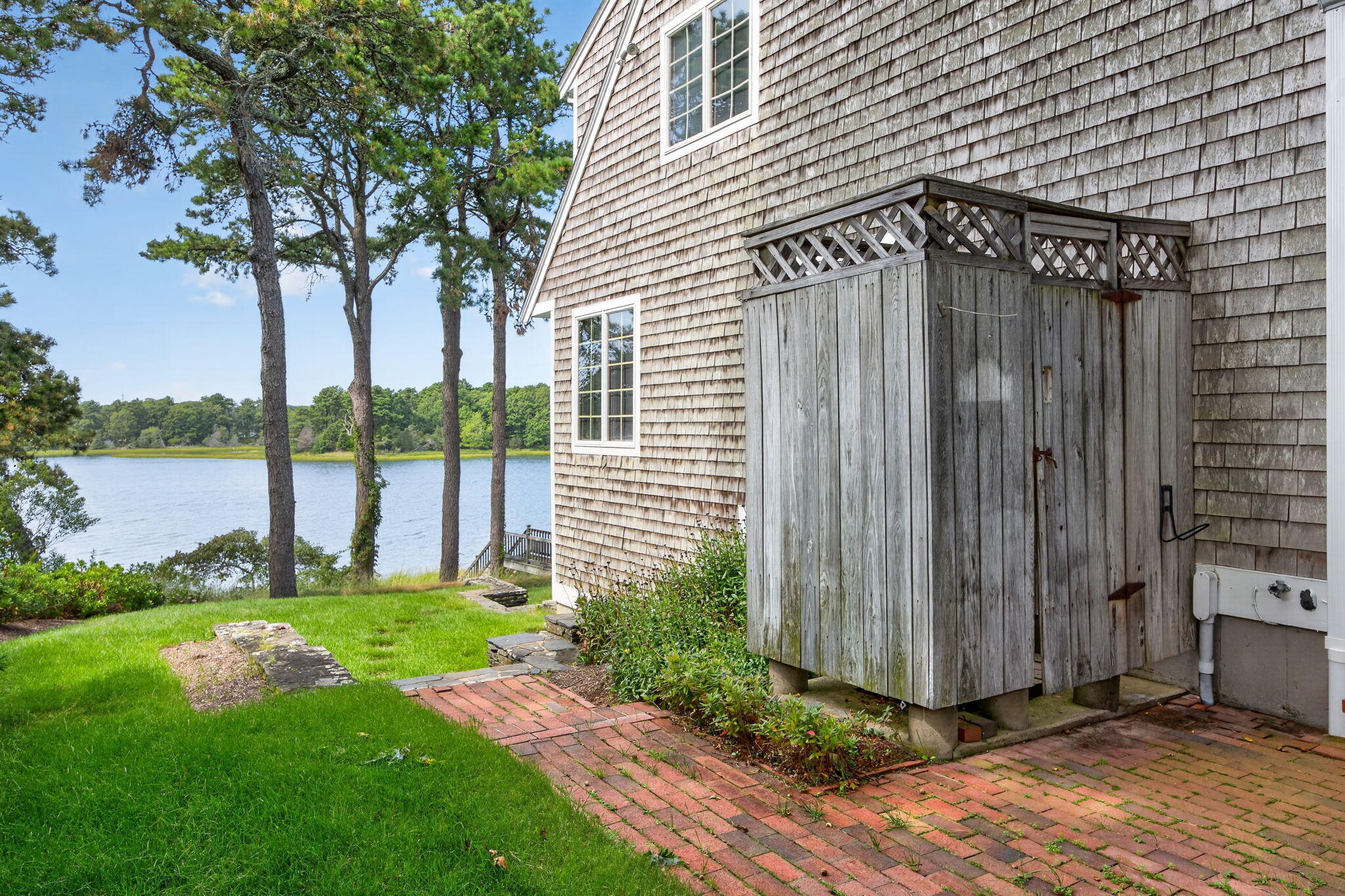 93 Cove Road