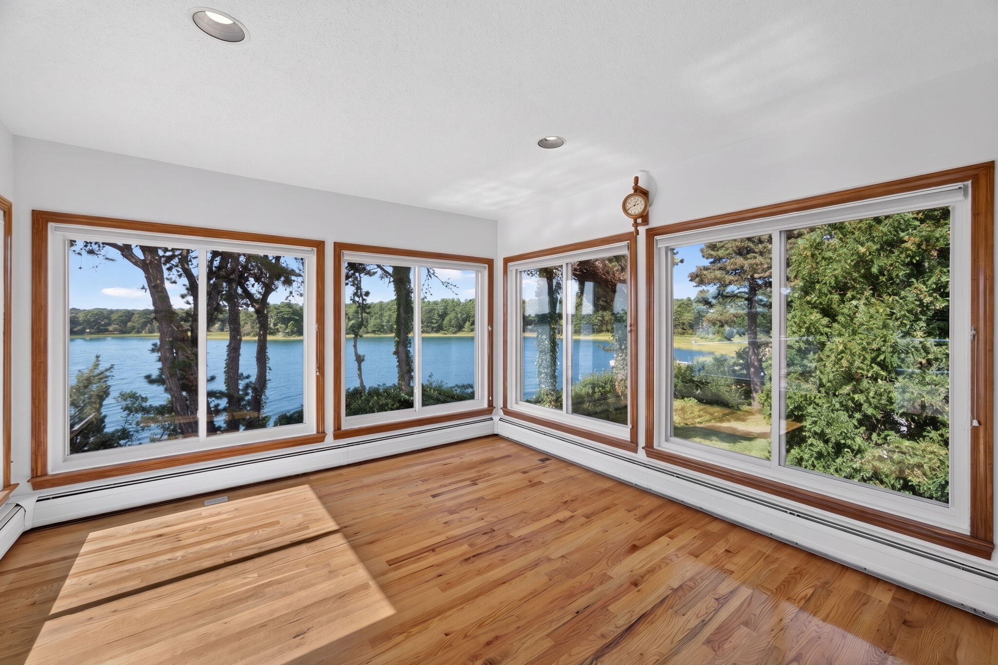 93 Cove Road